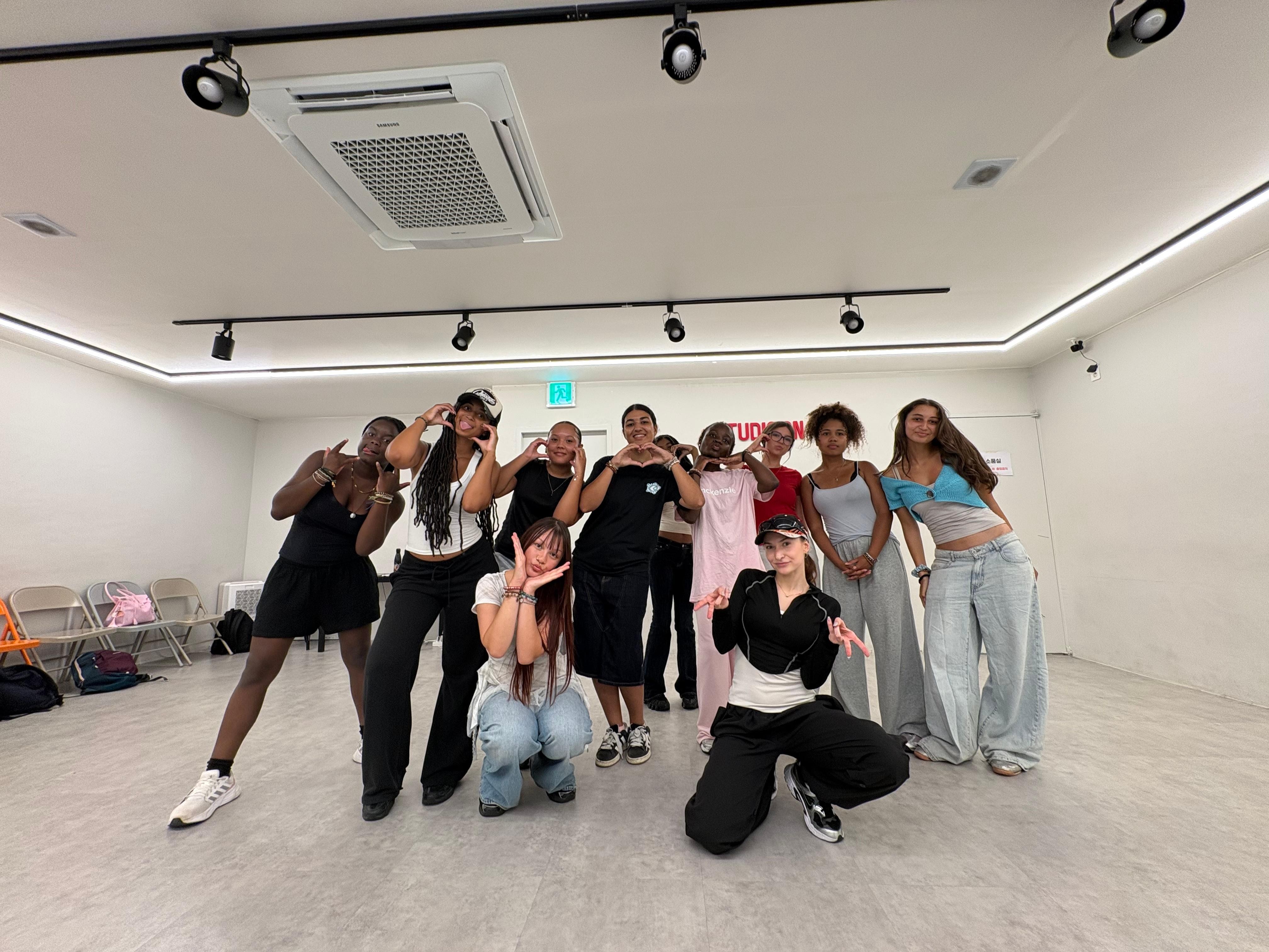Seoul: K-Pop Dance Class near Lotte World/Tower + Video Incl 3
