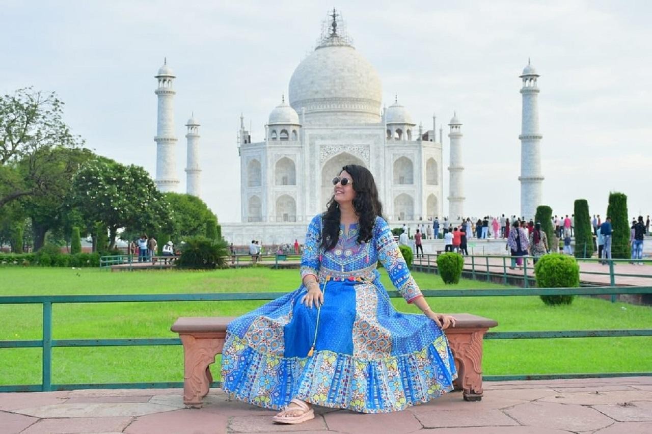 From Delhi: Taj Mahal & Agra City Tour with Tickets & Lunch