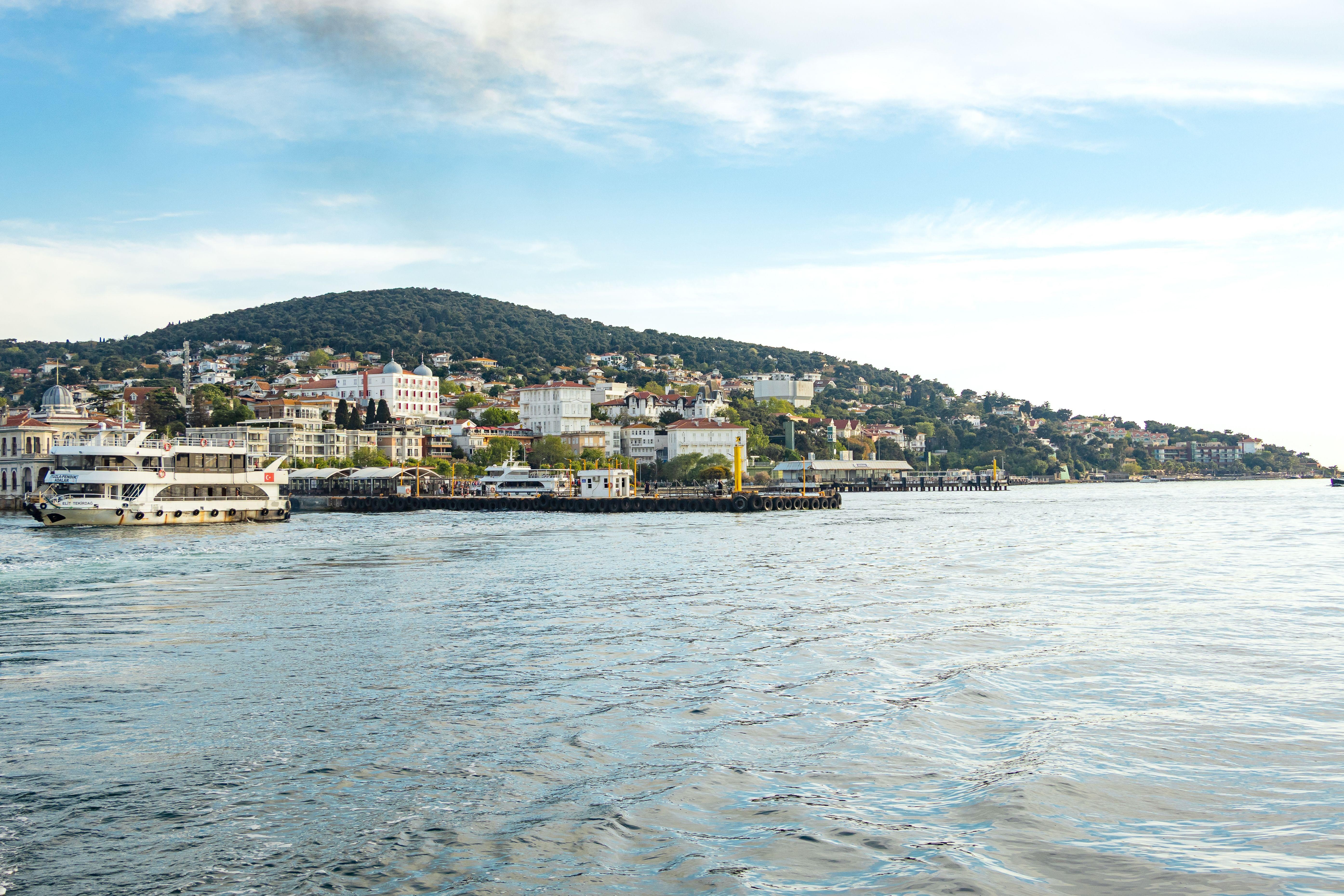 Beyond Istanbul: Princes' Islands Full Day Tour with Lunch