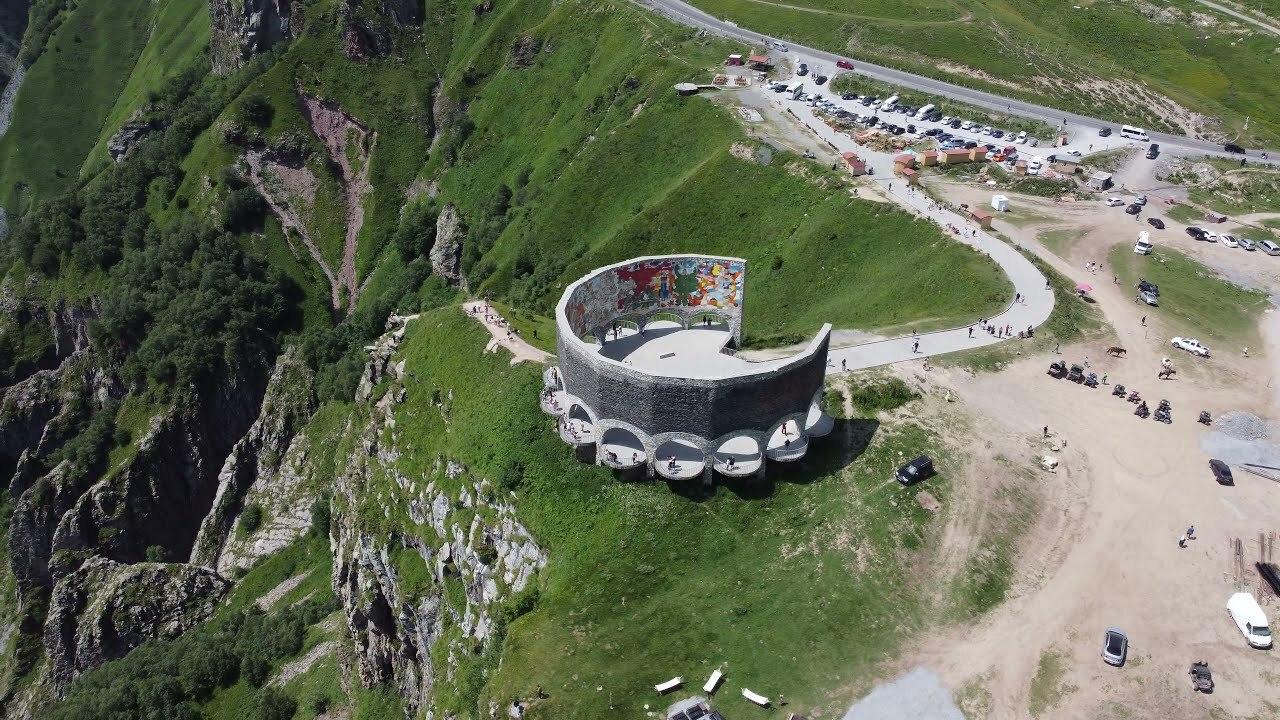 From Tbilisi: Kazbegi & Gudauri Full-Day Tour with Guide