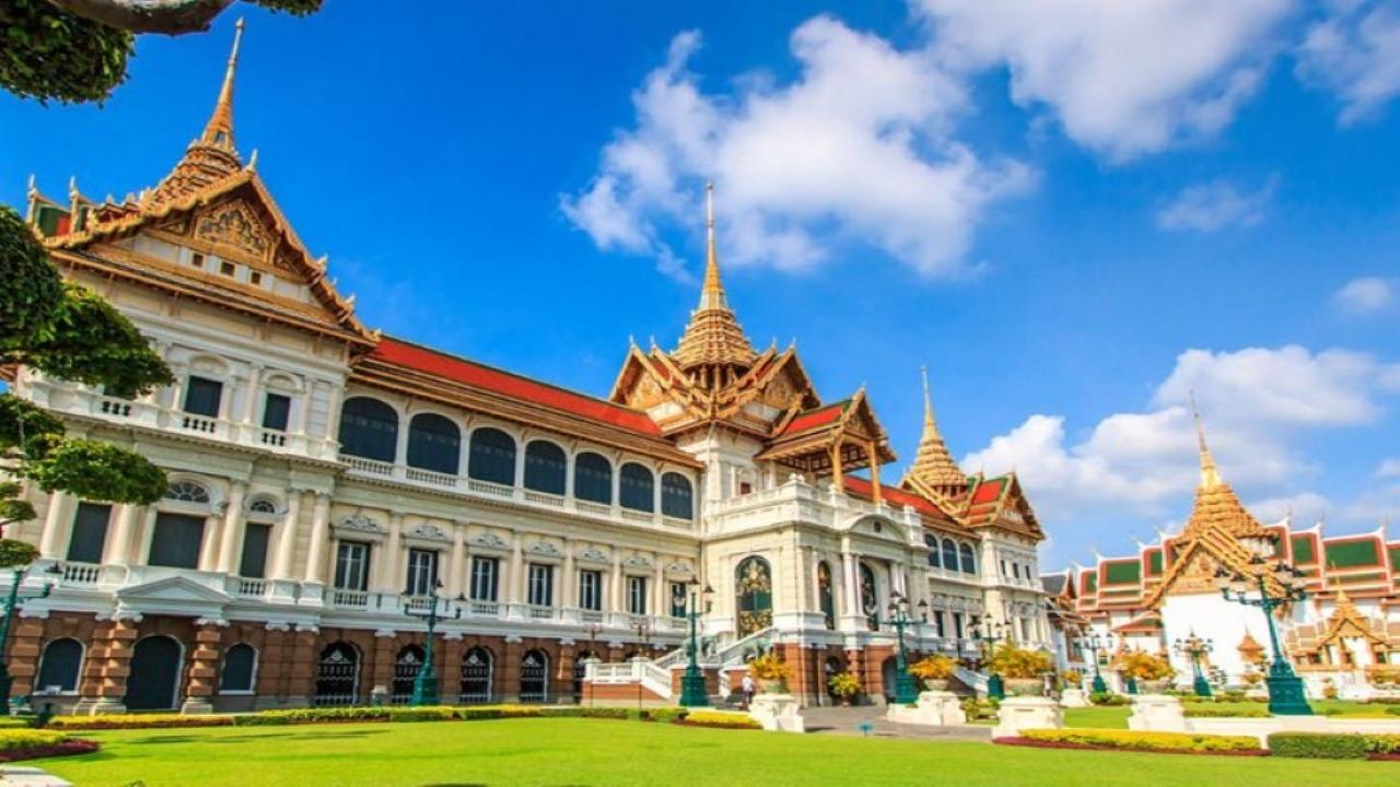 Bangkok Grand Palace and Sacred Sites Full Day Tour 2