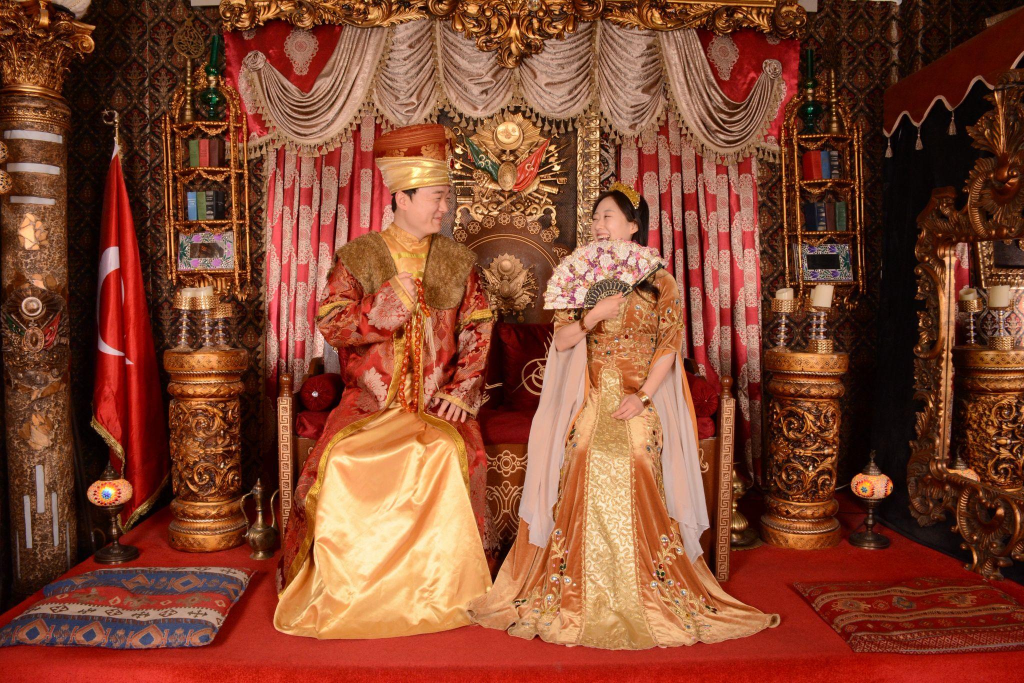 Istanbul: Authentic Fast Costume Photo Memory in Sultanahmet 2