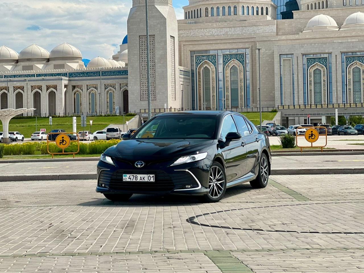Almaty: Private Airport Transfer and Custom City Tour