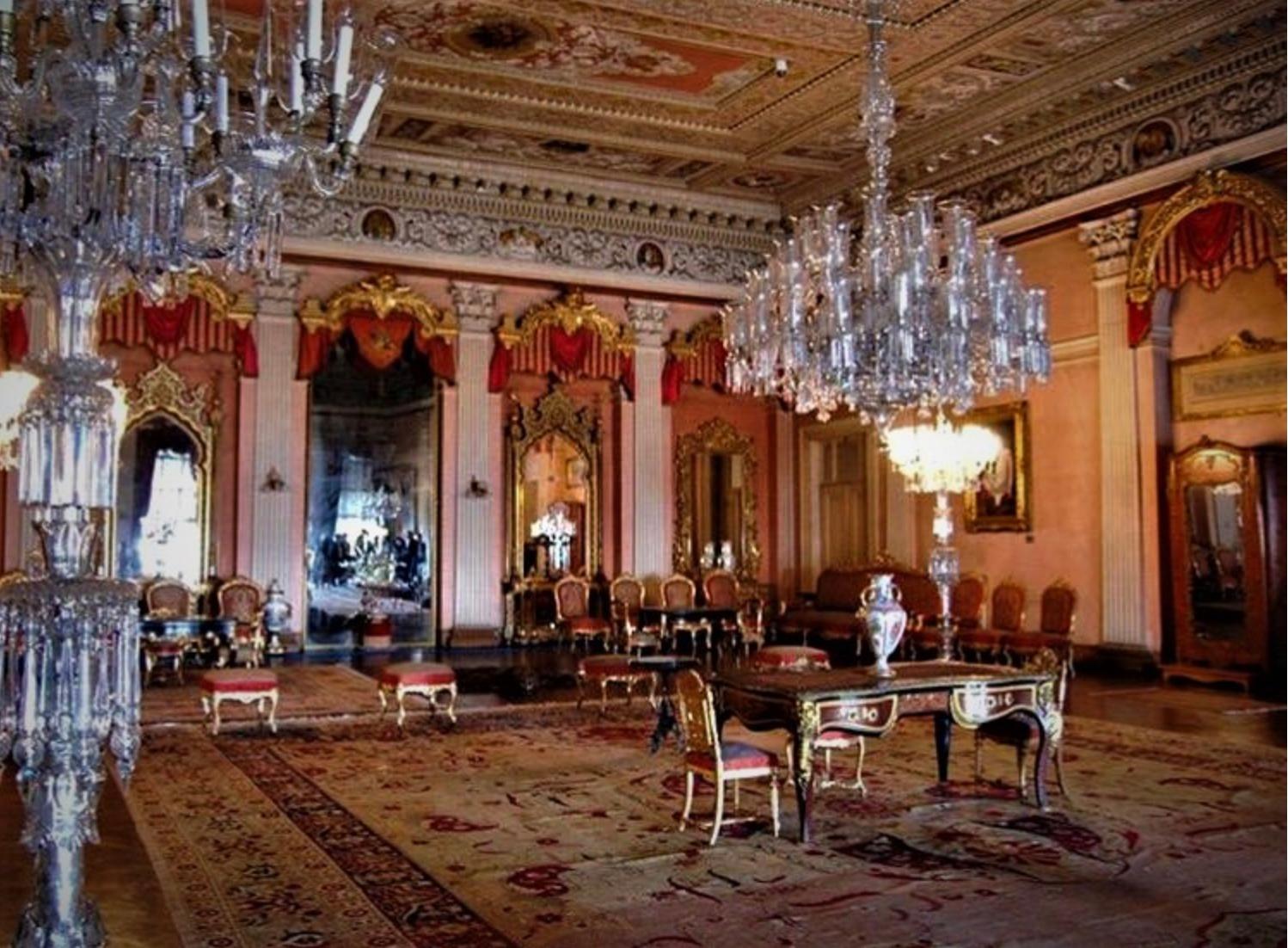 Istanbul: Dolmabahçe Palace and Bosphorus City Tour & Lunch 3
