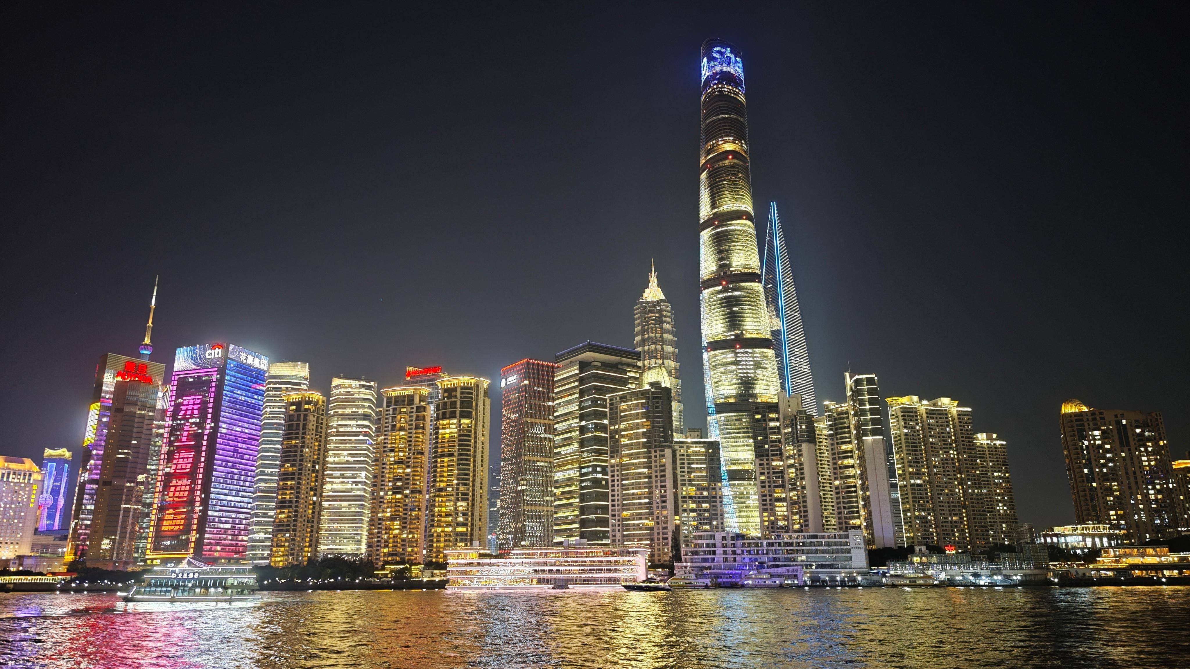 Shanghai: After Dark Dinner and Huangpu River Night Cruise 3