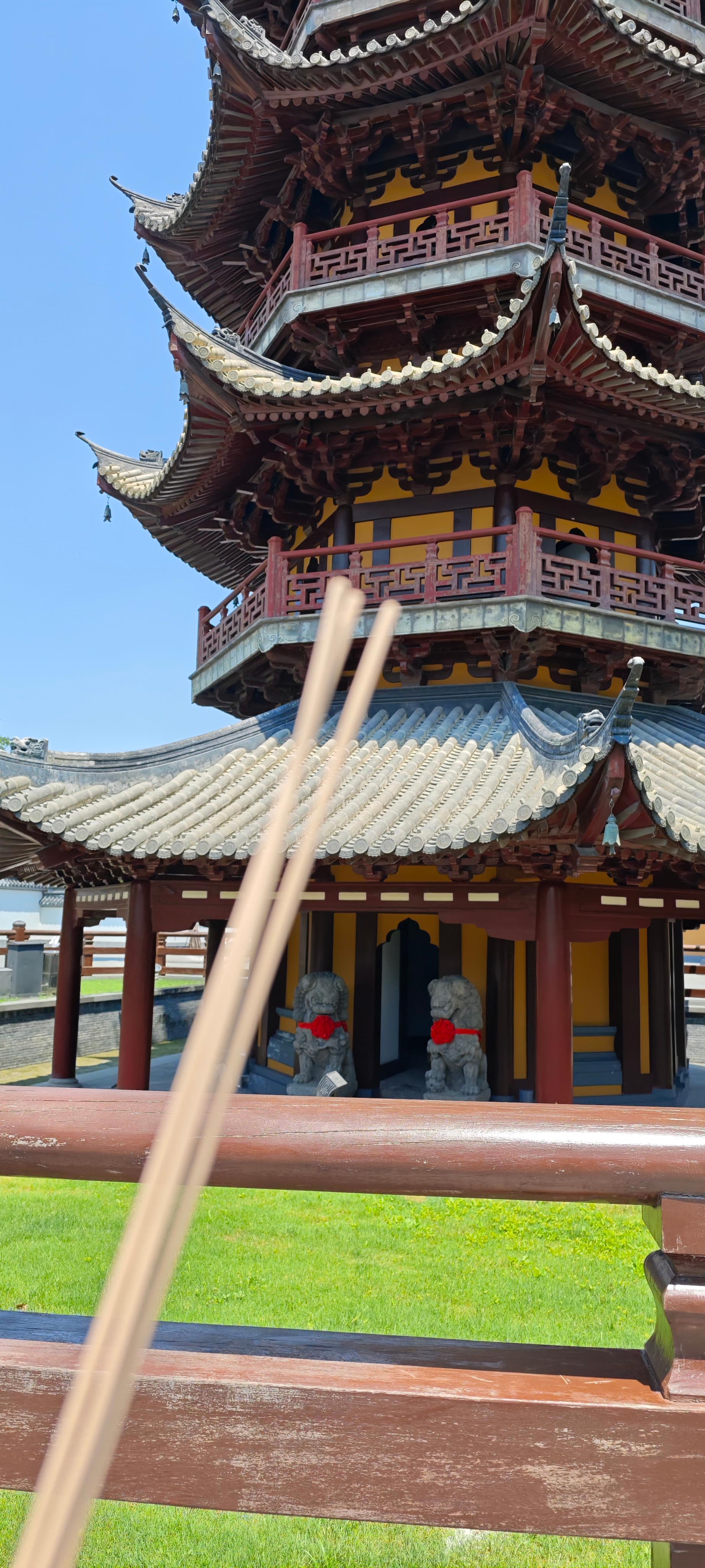 Shanghai Private Guided Tour: Old & Modern Scenic Views 3