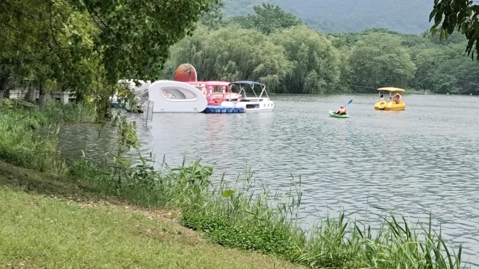 Hangzhou: Xianghu Lake Raft & Water Fun Private Day Trip 3