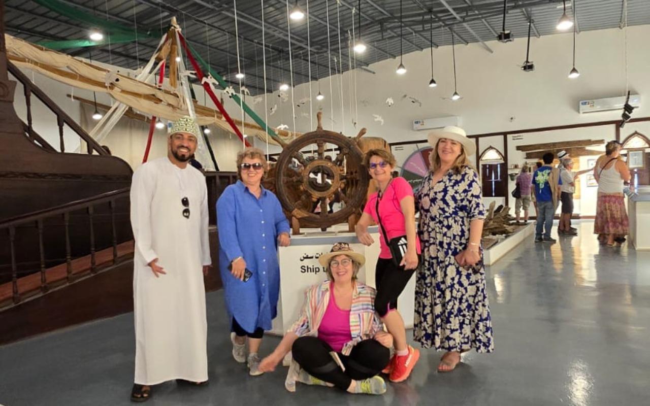 Oman Tour: 4-Day Roundtrip Tour with Hotel Stays and Meals