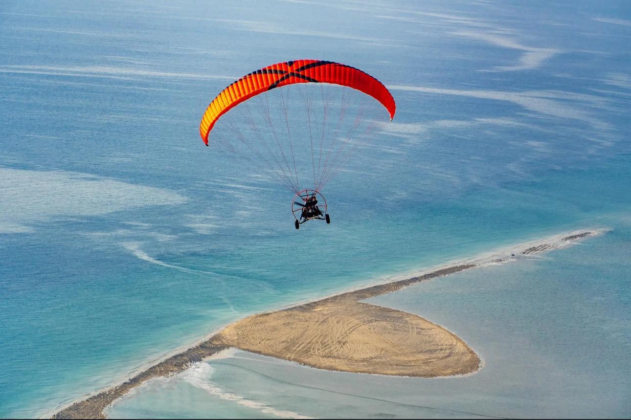 Doha: Paratrike Flight over Sealine Desert with Pickup 2