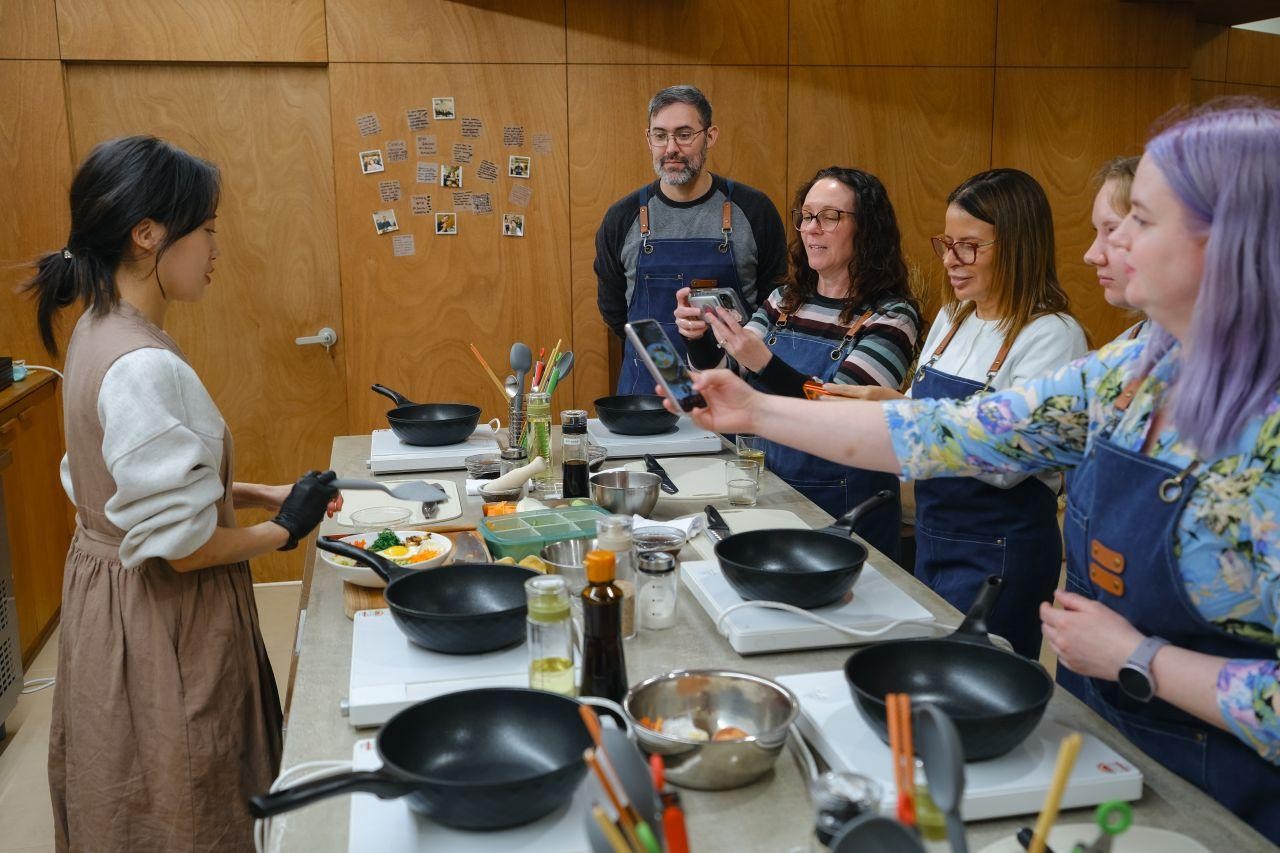 Busan: Hands-on Korean cooking class & Local Market Tour