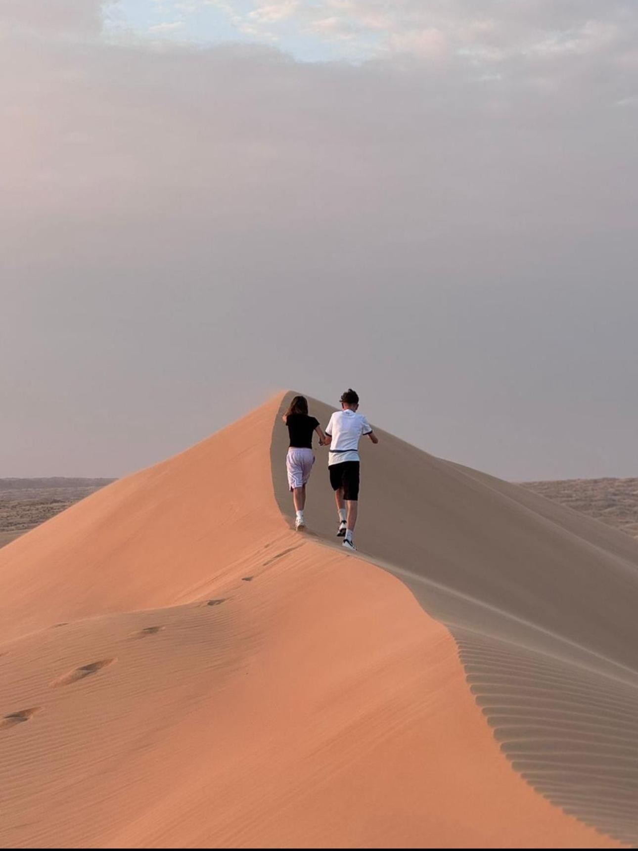 Muscat: Desert Sunset &Wadi Bani Khalid Full-Day Tour+Lunch 2
