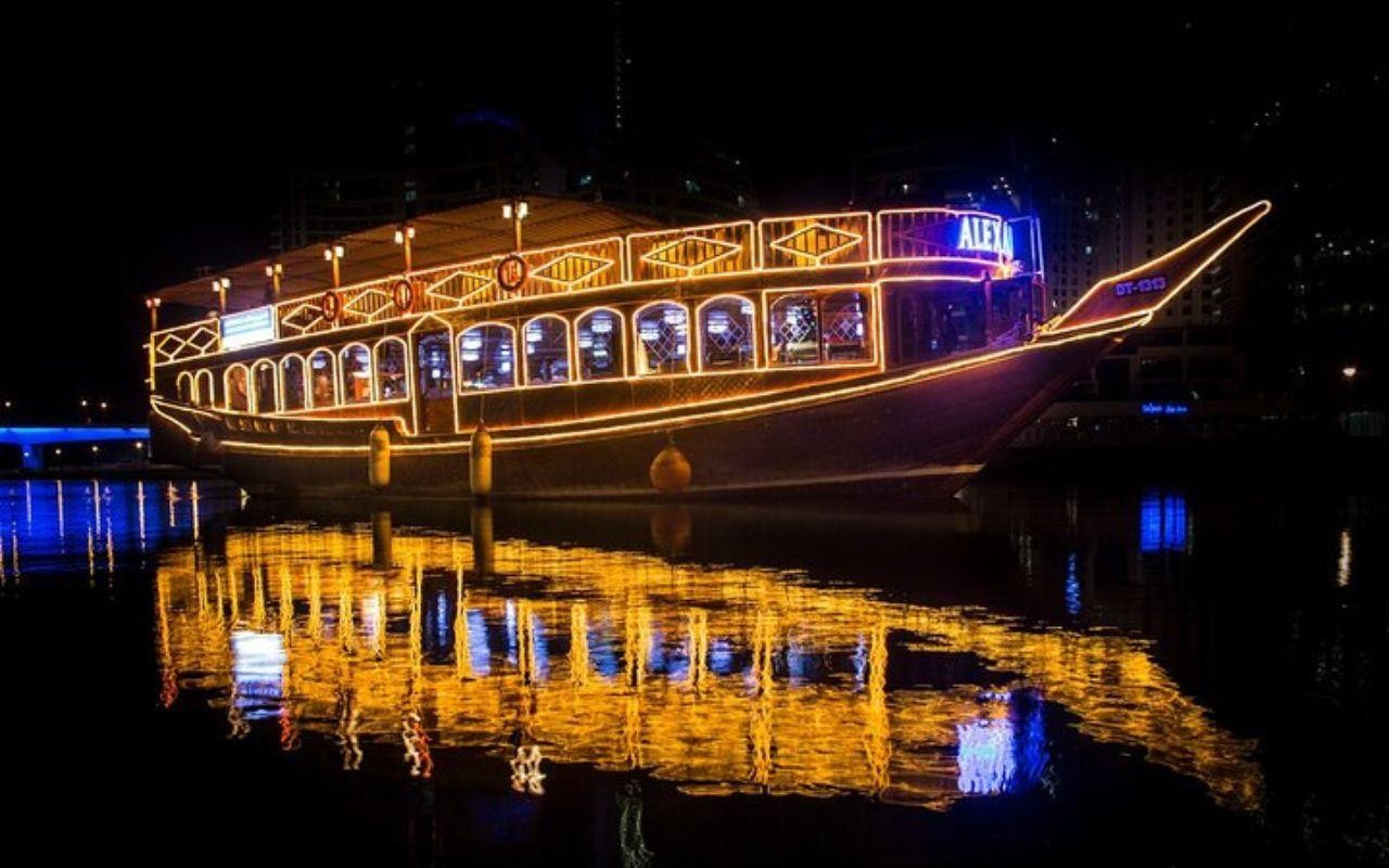 Doha: 4 Hours Guided Night City Tour with Dhow Boat Ride 3