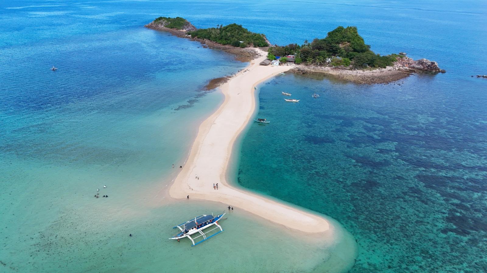 Iloilo City: Gigantes Islands Tour with Lunch & Transfer