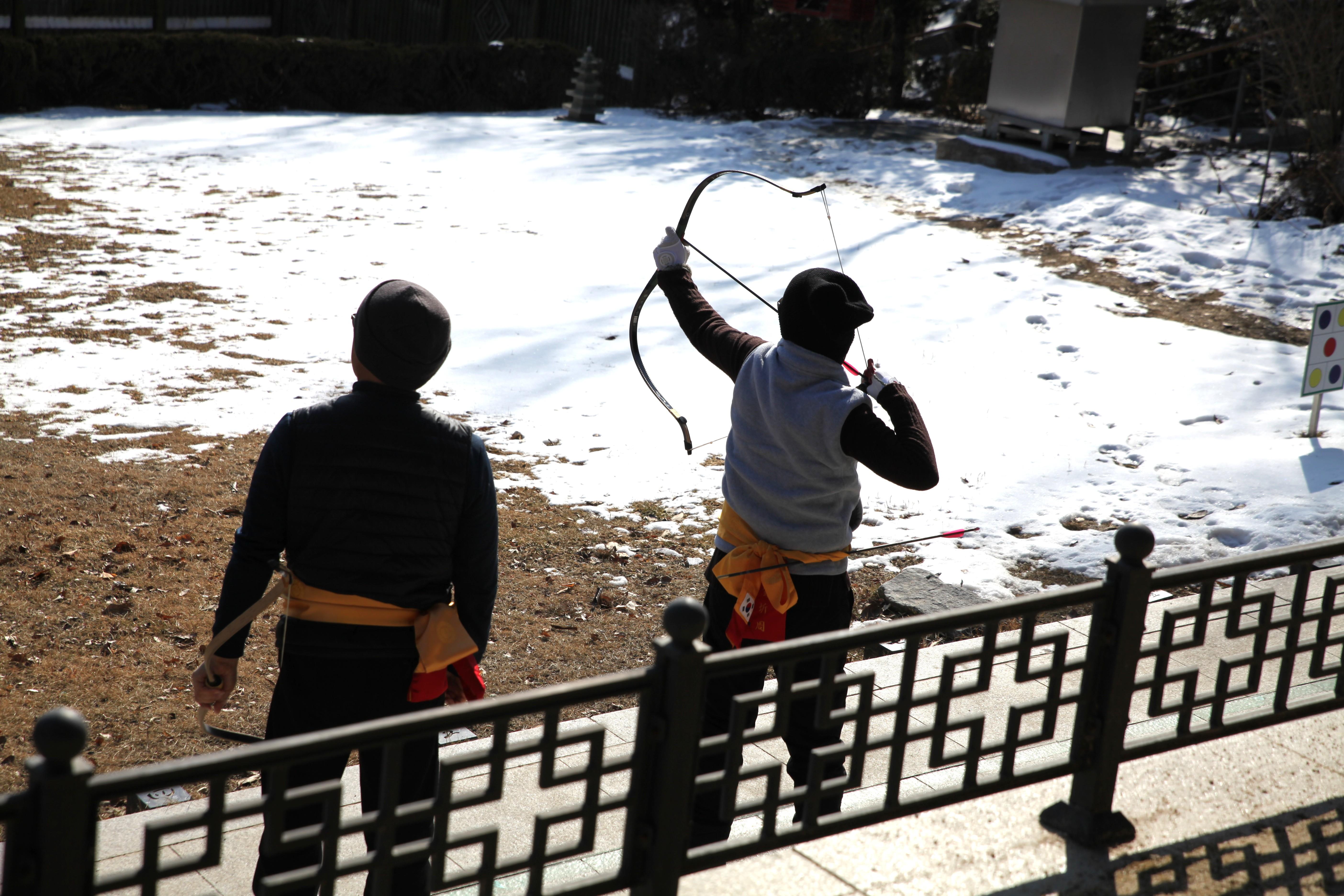 Seoul: Inwangsan Mountain and City Fortress Wall Hiking Tour 3