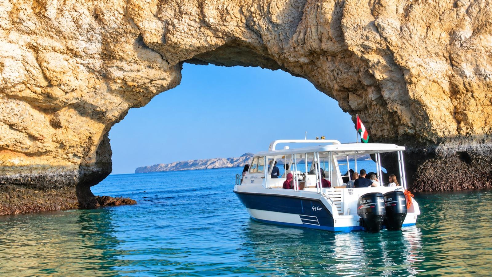 Bandar Khayran: Snorkeling and Beach Excursion 3
