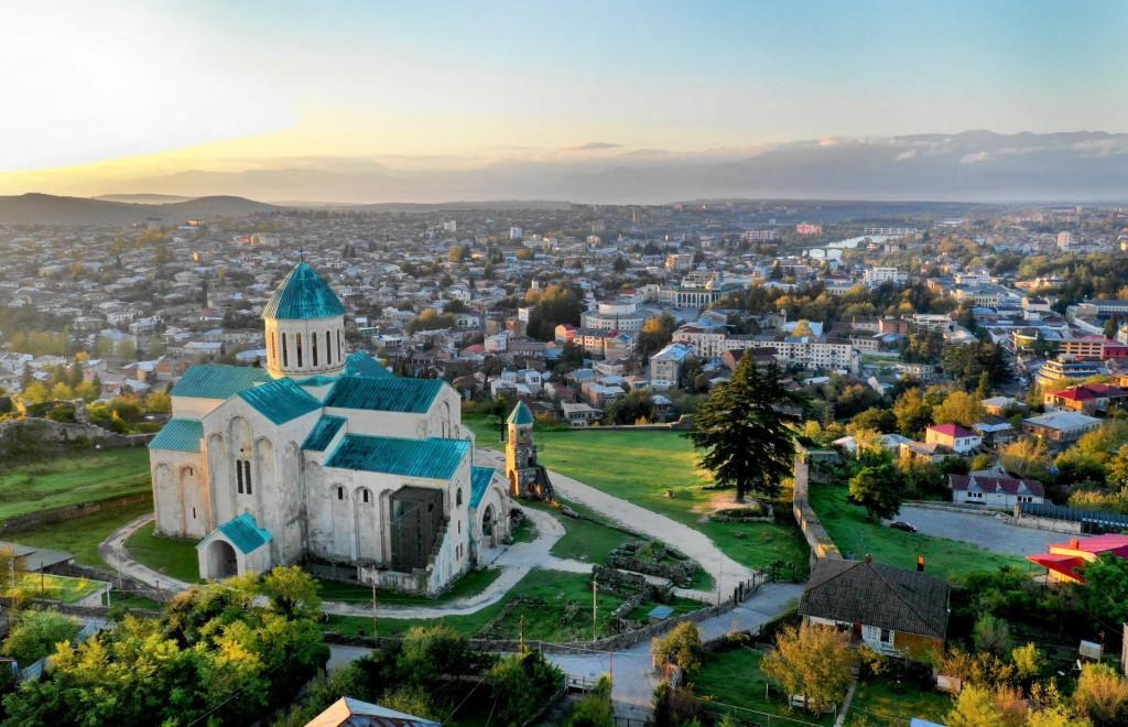 Kutaisi: Gelati, Motsameta & Bagrati Cathedral Tour ✅