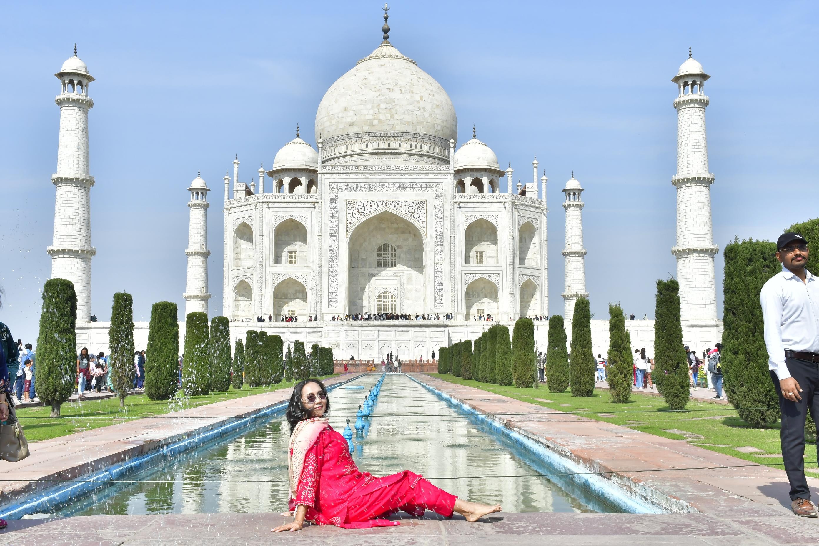 From Agra: Taj Mahal Tour with Professional Photographer