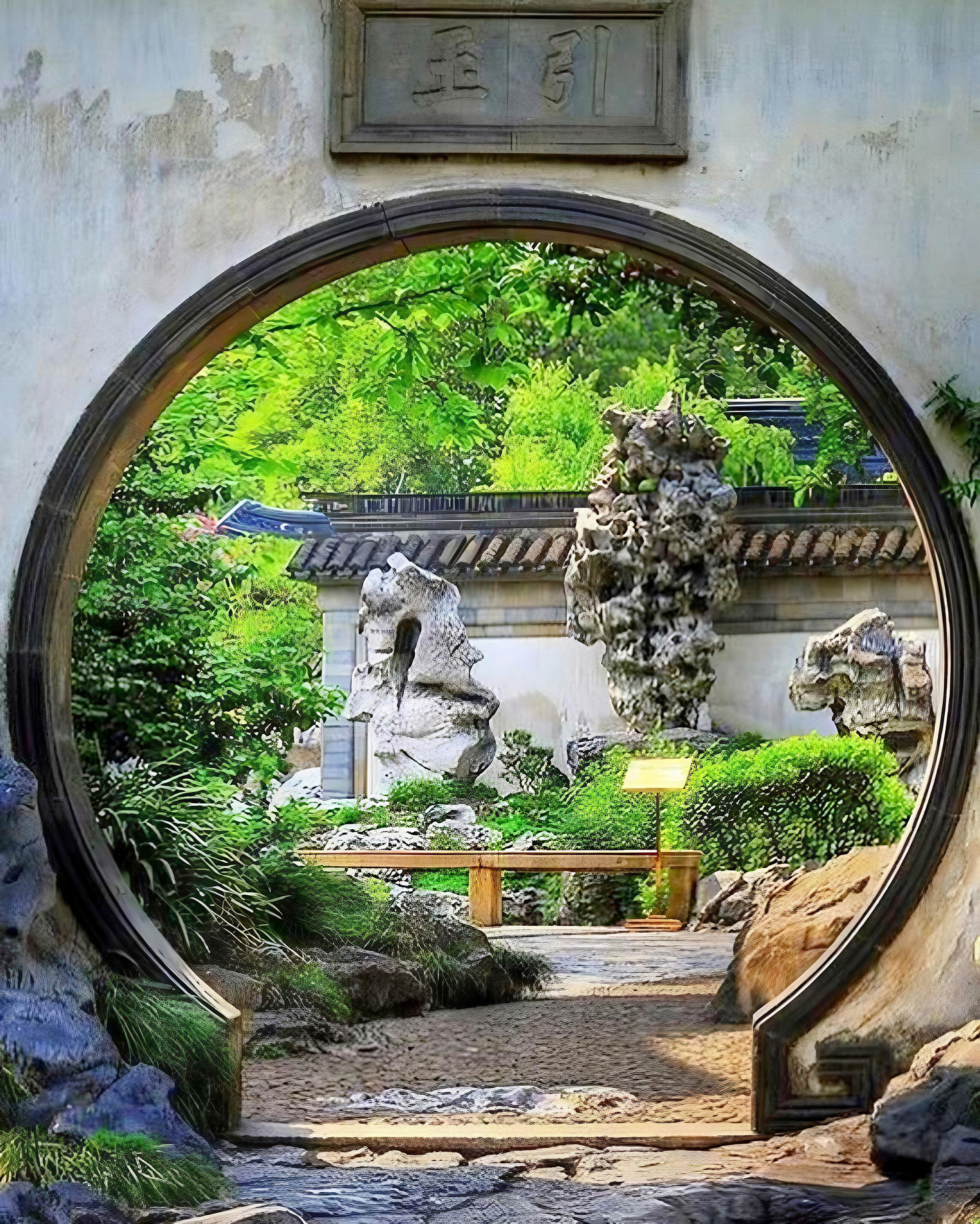 Shanghai: Jing'an Temple, Yu Garden, and Bazaar Private Tour 2