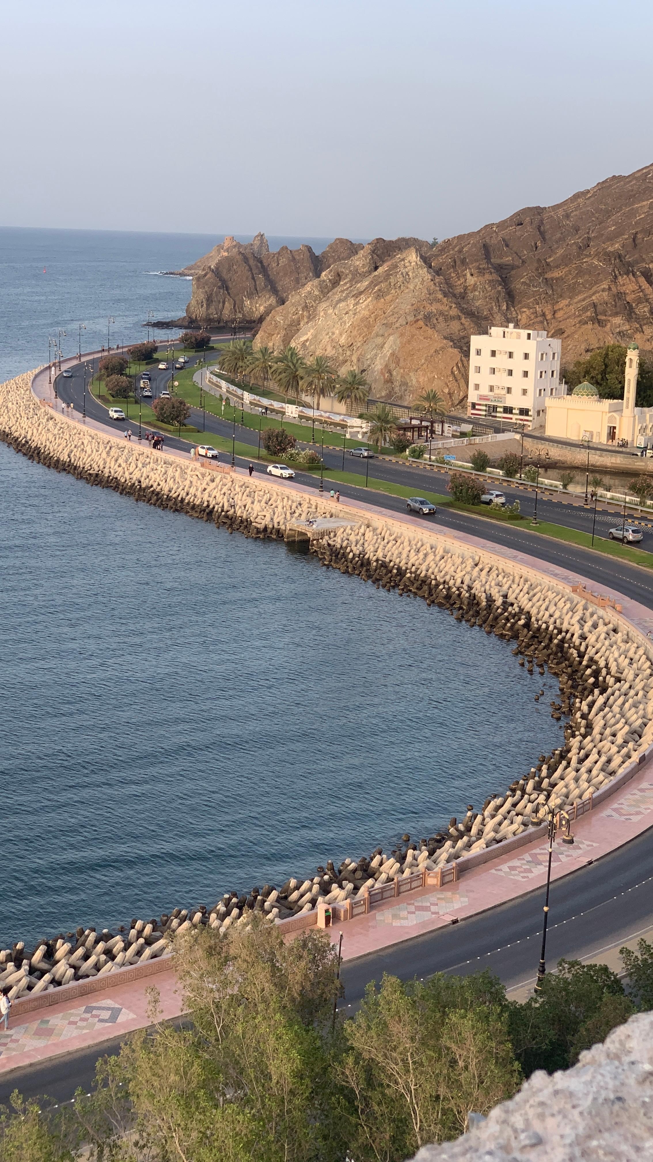 Oman: 4-Day Private Tour with Guide and Transfers