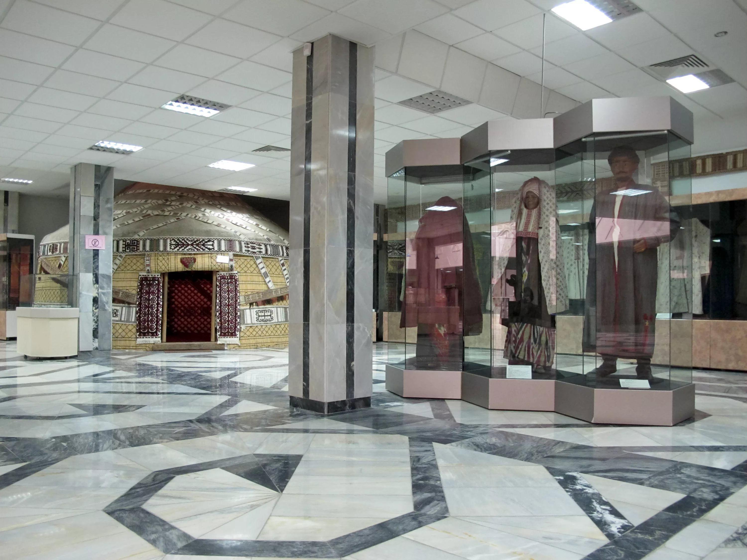 Khiva to Nukus: Savitsky Museum & Soviet Aircraft Day Trip 3