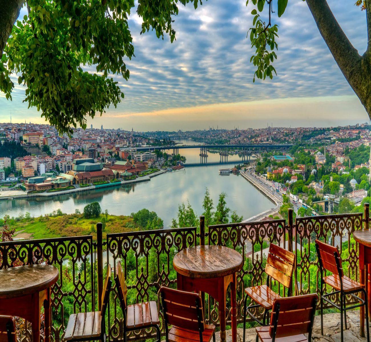 Istanbul: European & Asian Sides Full Day Tour with Boat & Lunch 3