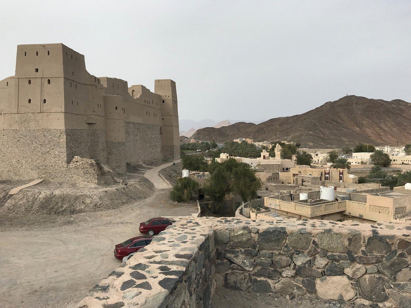 Oman: 5-Day Cultural Tour with Forts, Souqs & Mountains