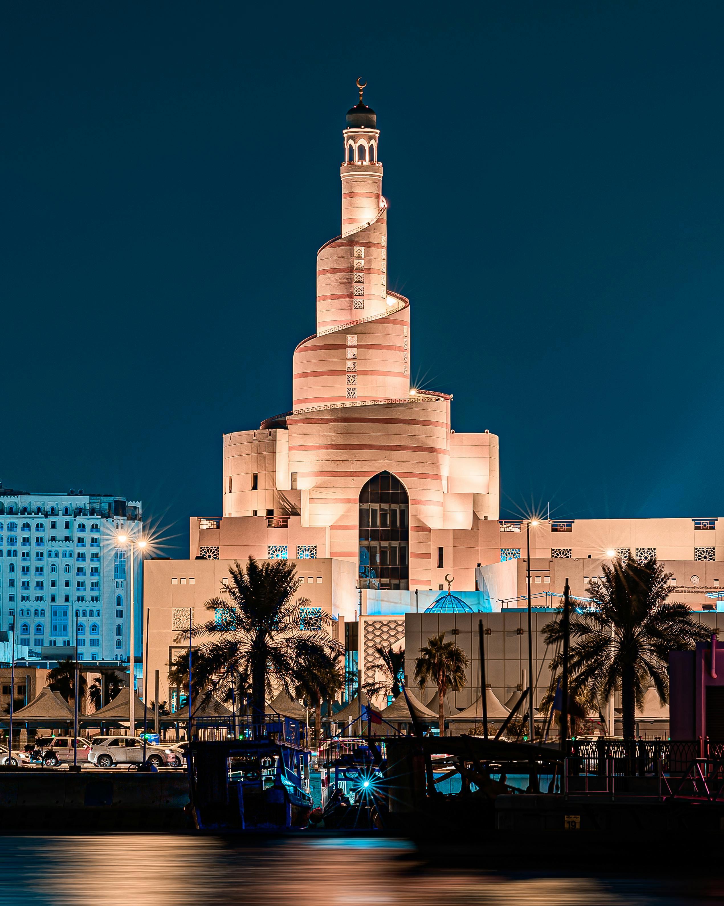 Doha City Highlights Tour with Local Driver & Pickup
