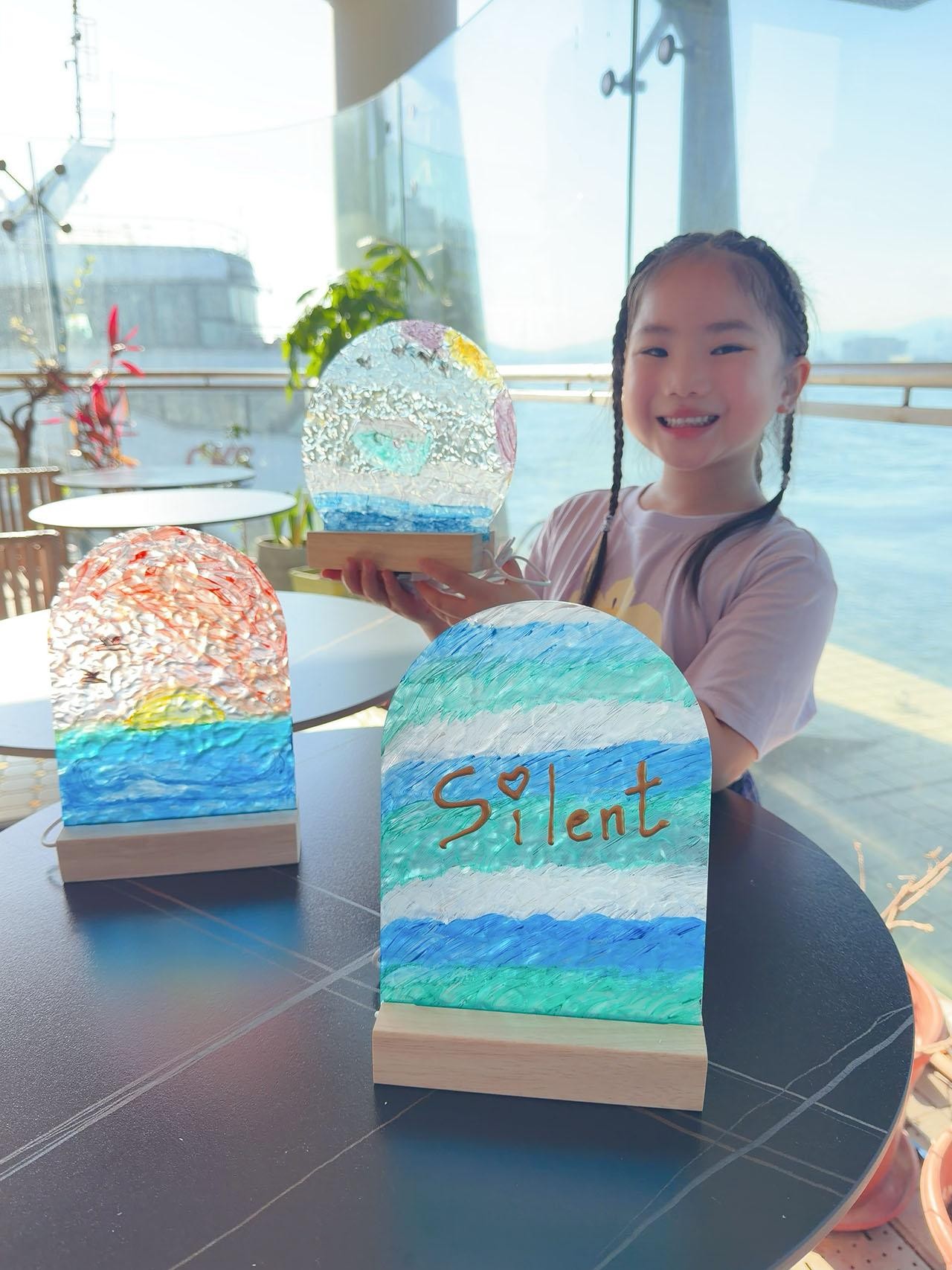 Hong Kong Central : Glass Lamp Painting Workshop