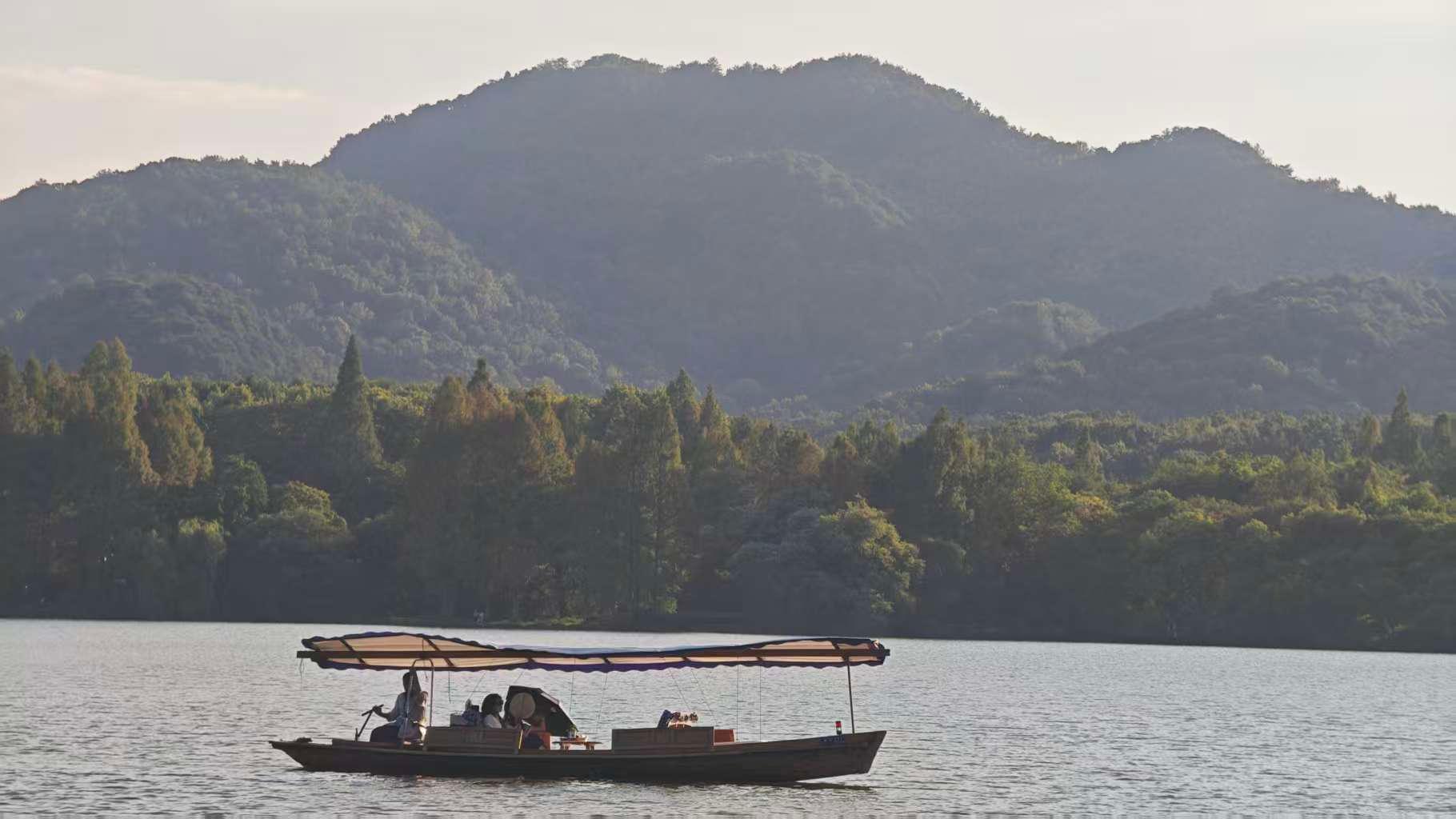 Shanghai to Hangzhou Private Day Trip: Bullet Train or Car 3