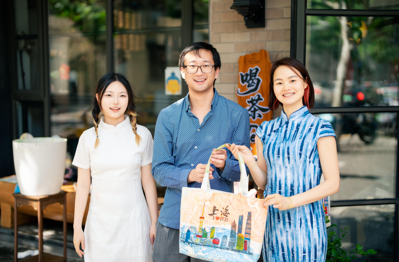 Shanghai: Floating Lacquer Art Workshop with Tea & Snacks 3