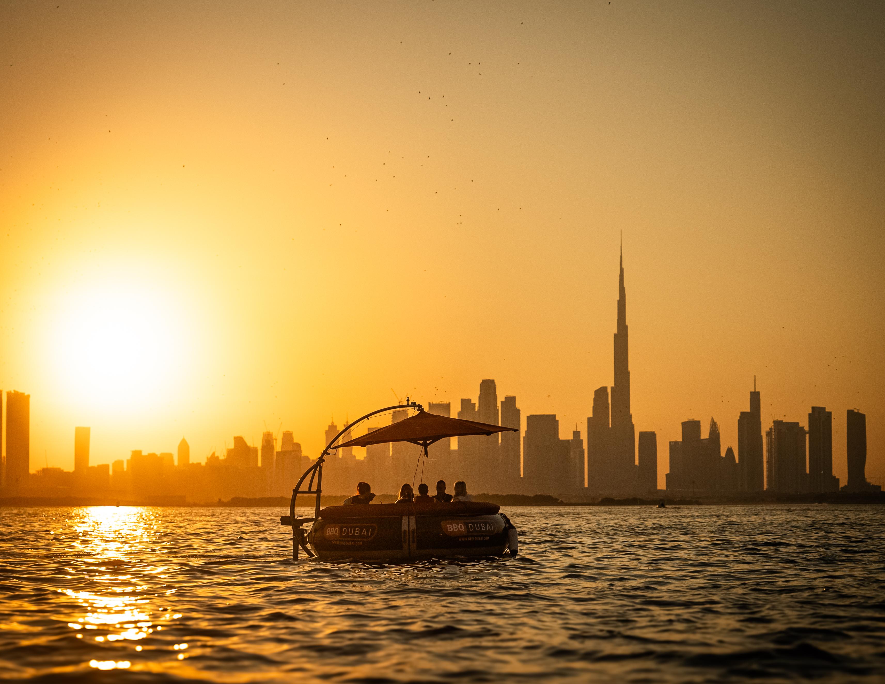 Dubai: Donut Boat Ride with Drinks 2