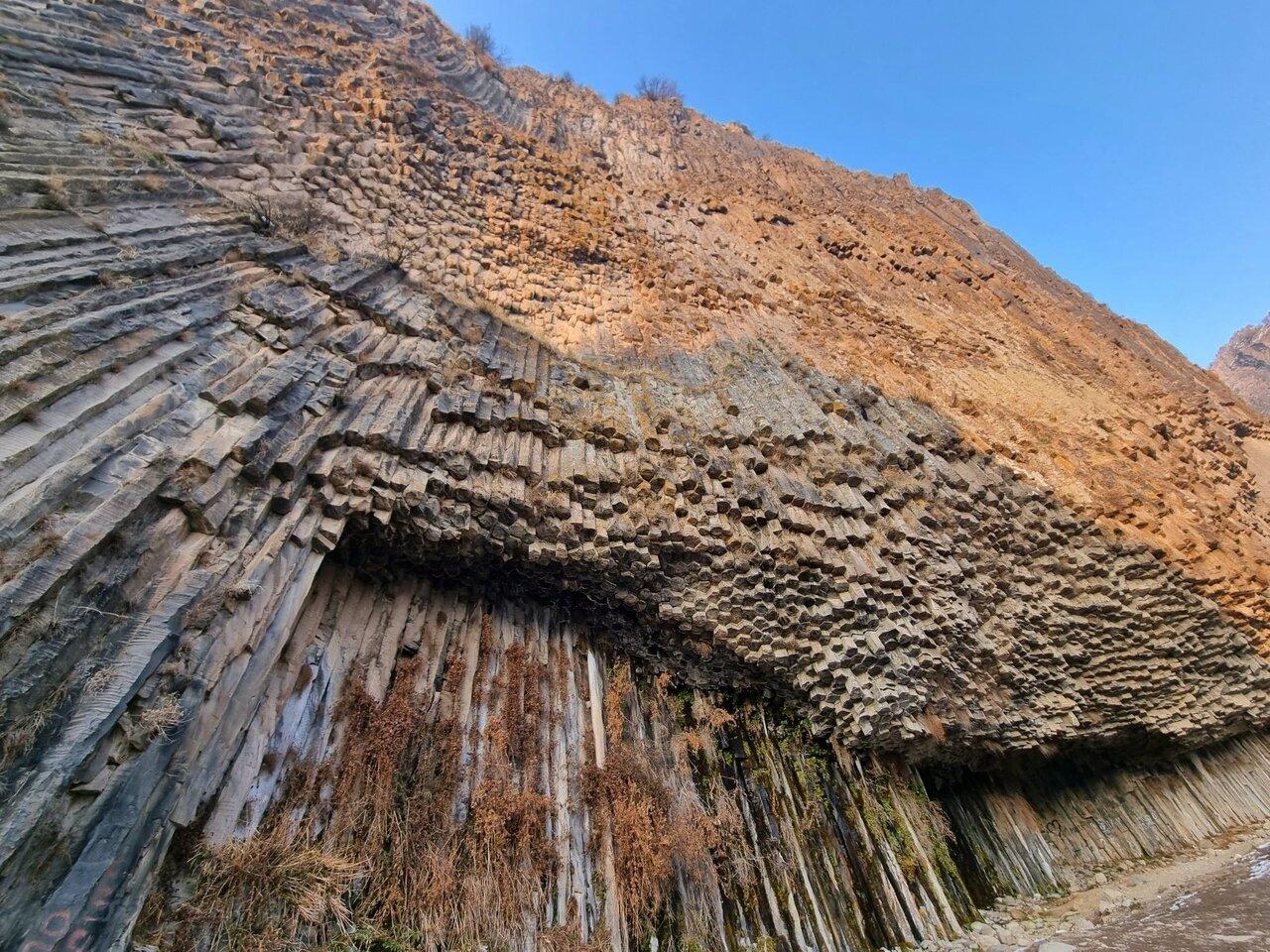 Must Go : Khor Virap, Azat, and Garni Temple Evening Tour 3