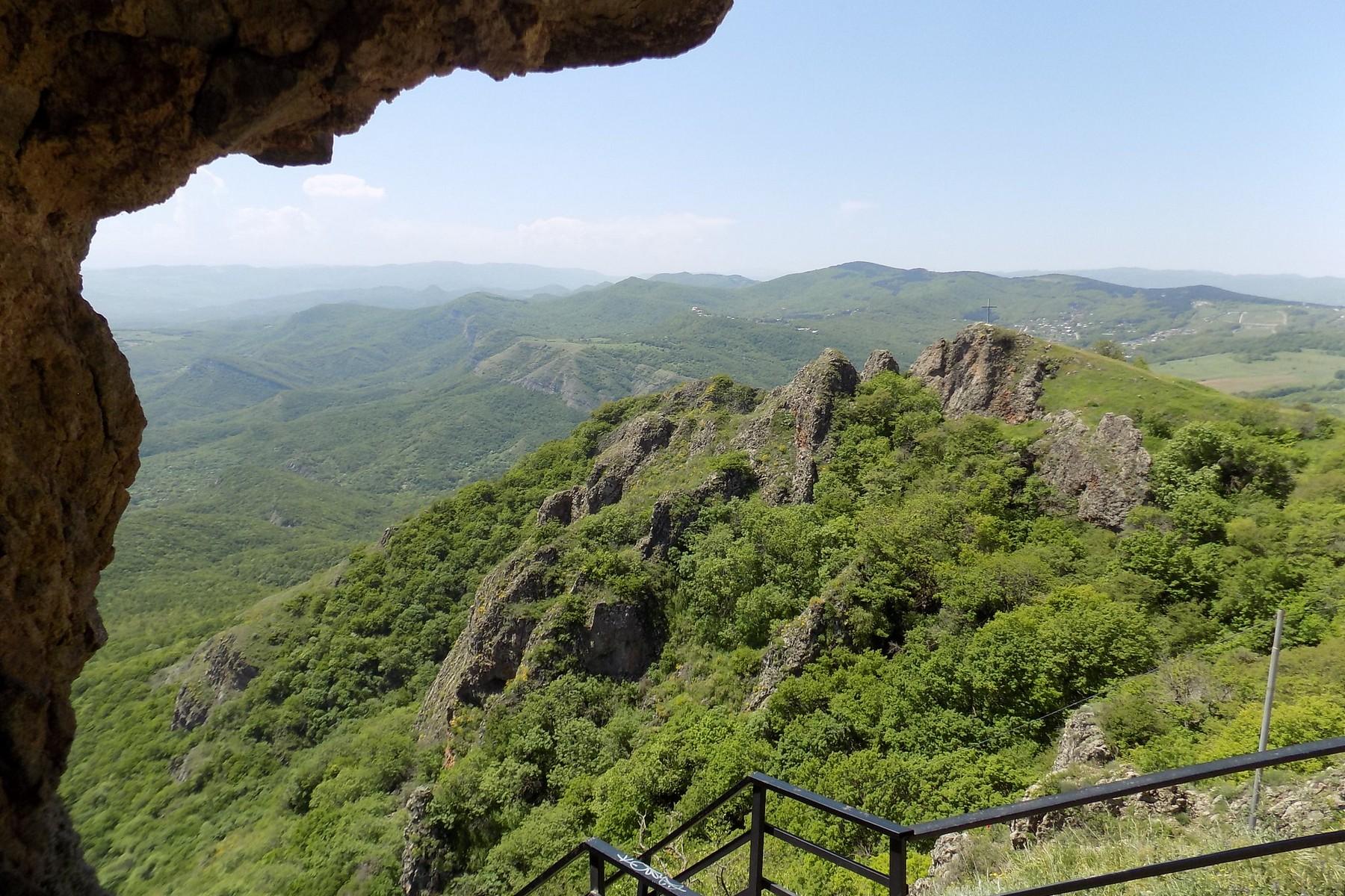 Tbilisi: Azeula Fortress, Sameba Church & Chronicle Tour 2