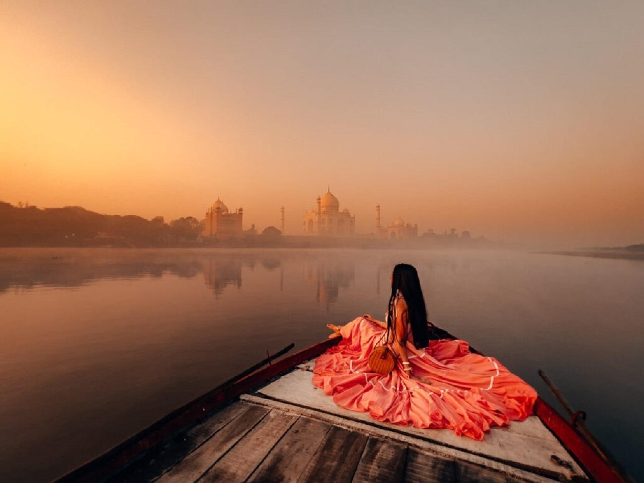 Taj Mahal Moonlight Viewing Tour from the Yamuna River Side