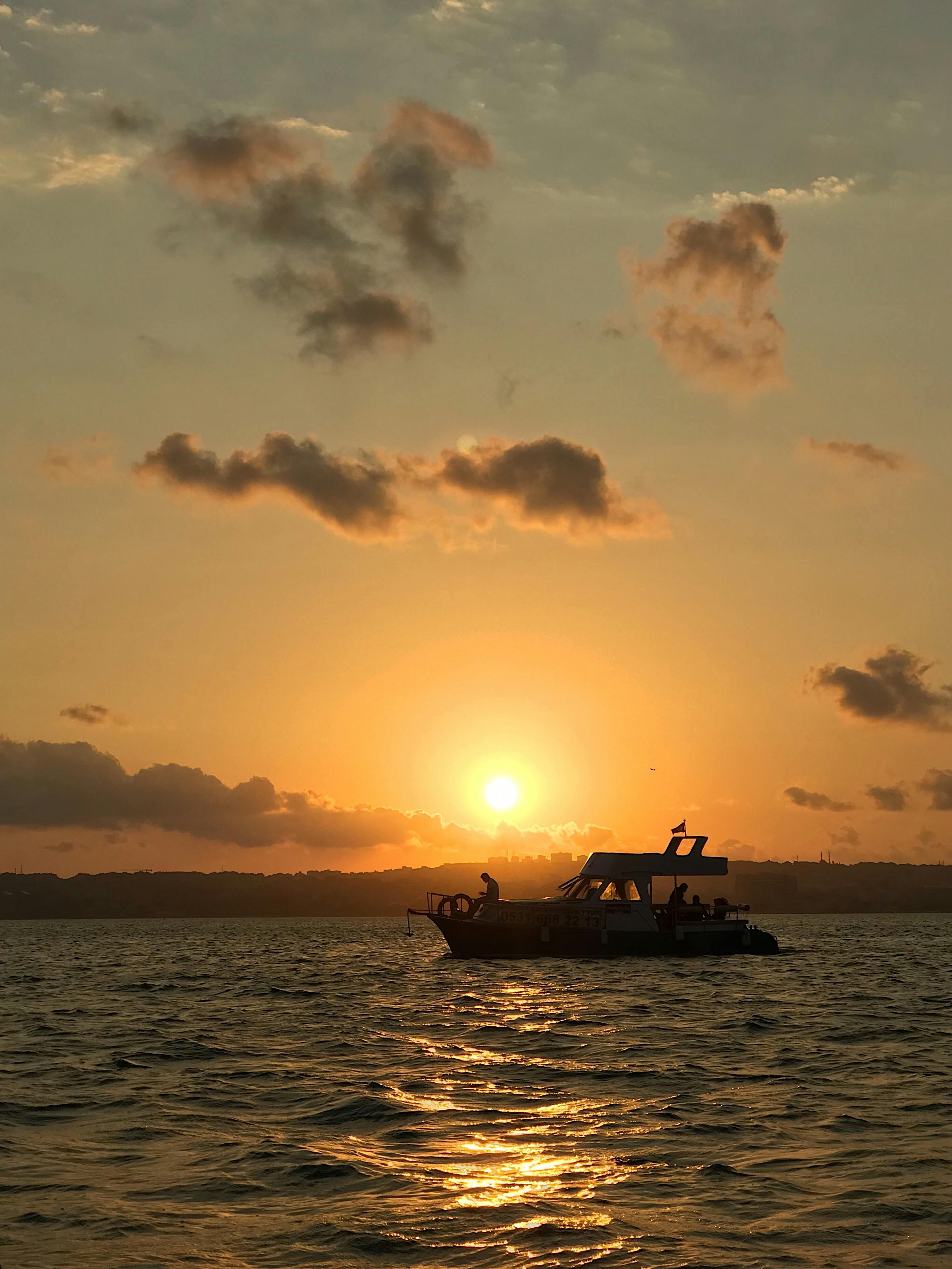 Muscat: Sunset Cruise & Coastal Boat Tour with Refreshments