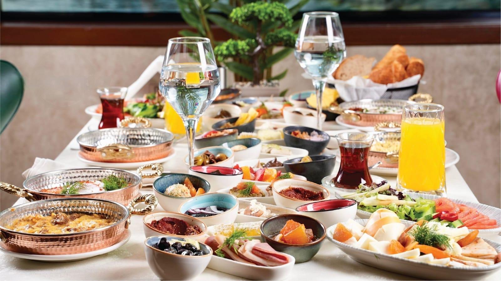 Istanbul: Bosphorus Morning Cruise with Breakfast 3