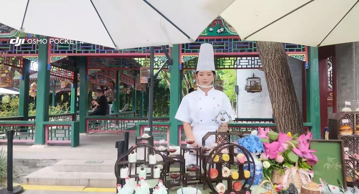Beijing: Traditional Courtyard Tea Break Experience