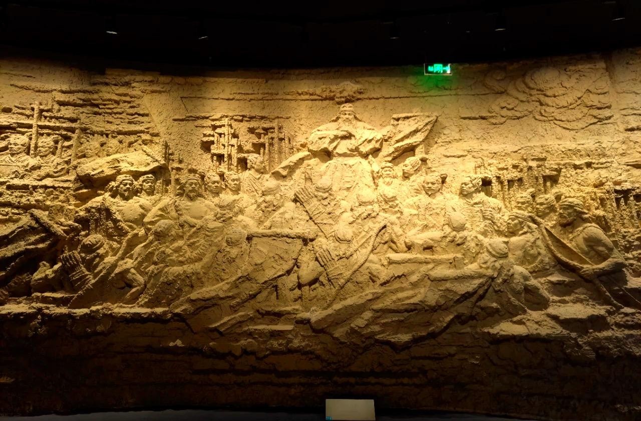English Guide: Zhengzhou Shang Ruins, Temples & Food Tour 2