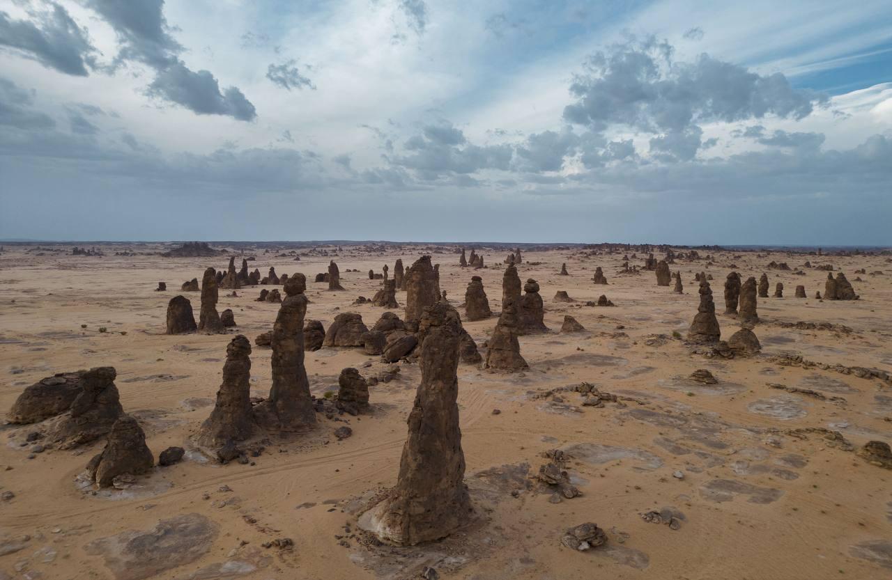 AlUla: Mount Al-Qaws & Al-Gharameel Guided 4x4 Tour 2