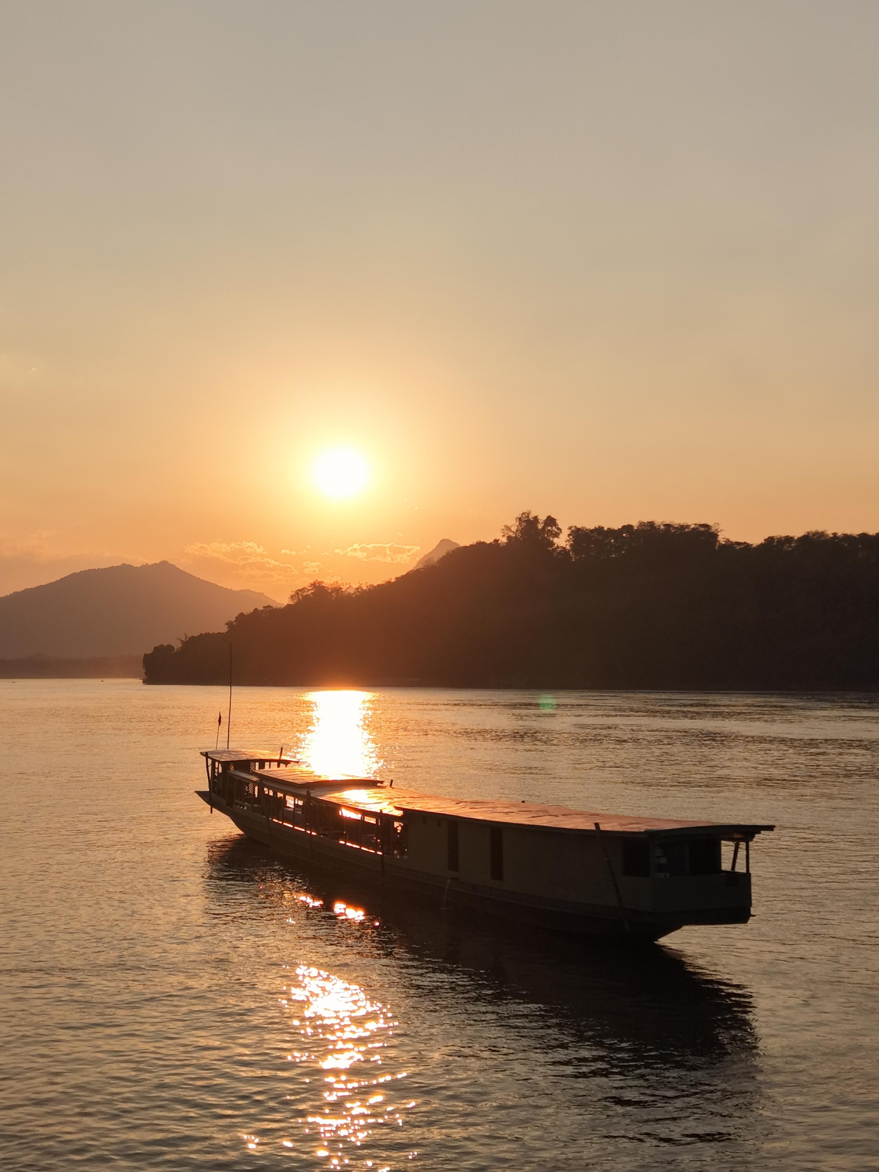 Luangprabang: Sunset Cruise & Krathong Making Workshop 3