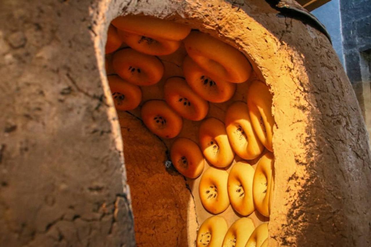 Samarkand Village Life: Tandoor Bread with Local Family 3