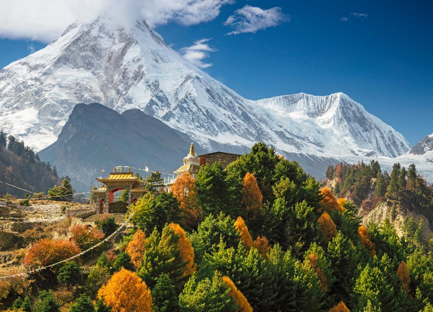 13-Day Annapurna Circuit Trek with Lady Guide