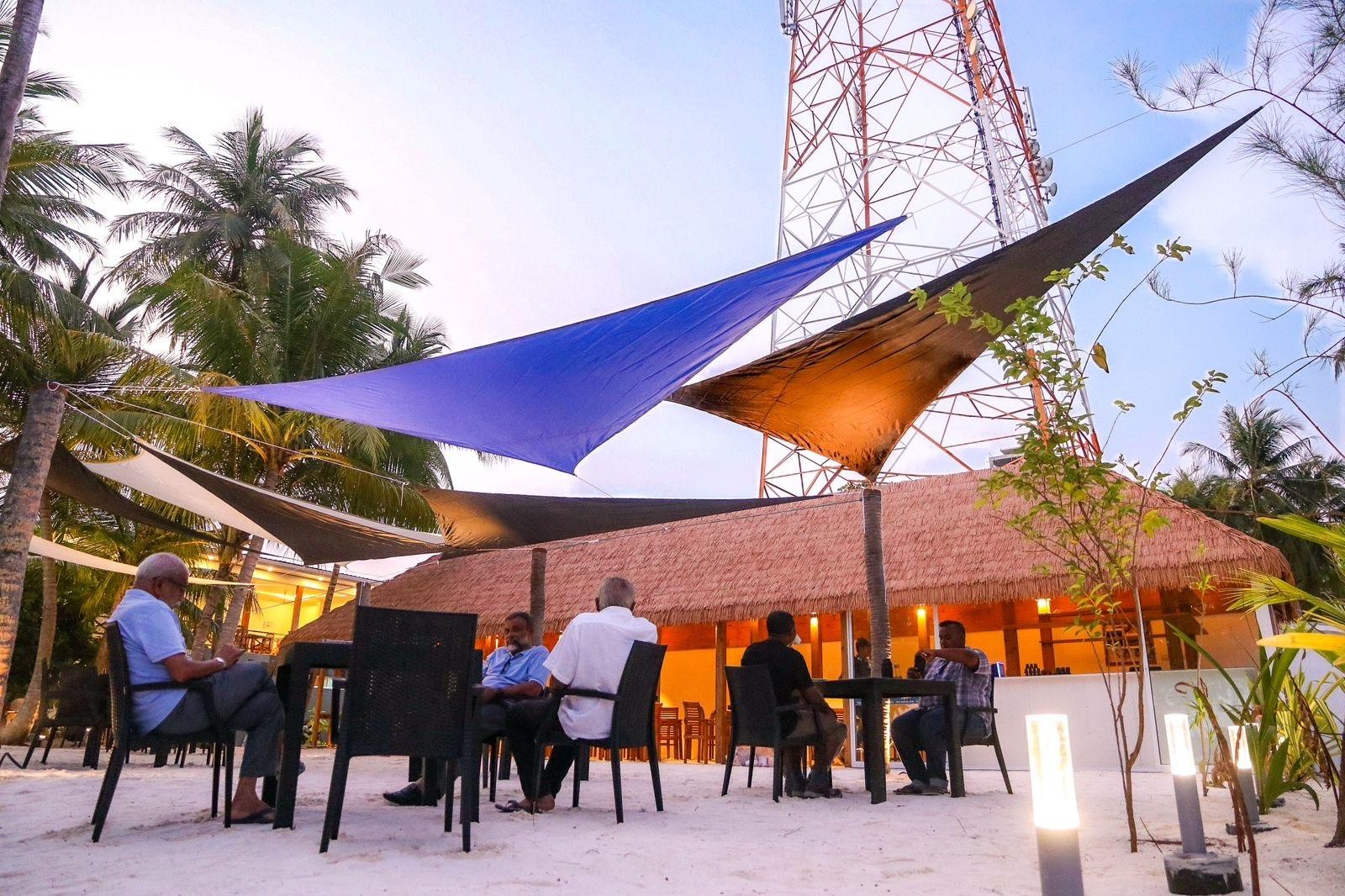 From Velana Airport: Thulusdhoo Island Surf Haven Day Trip