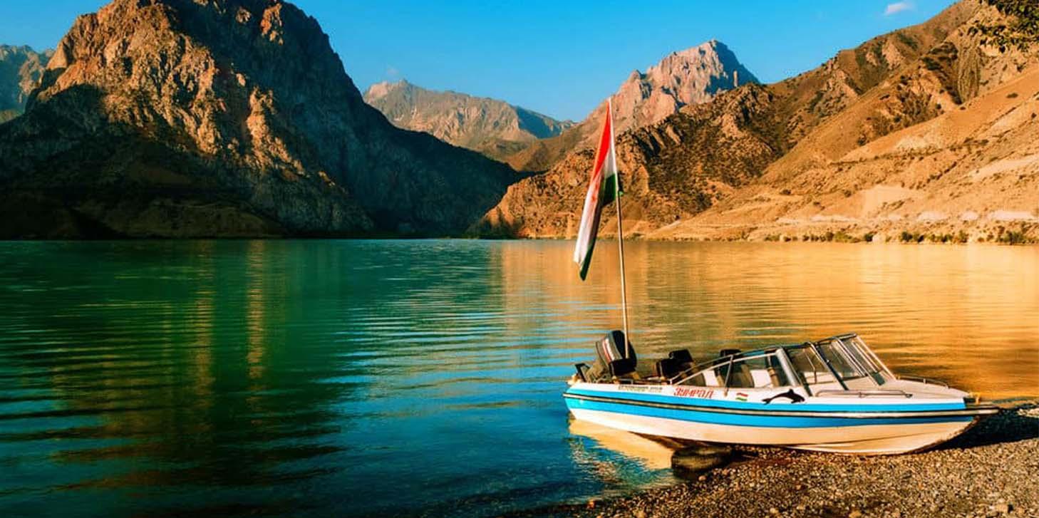 From Samarkand: Day tour to the Tajiksitan Alexander lake. 2