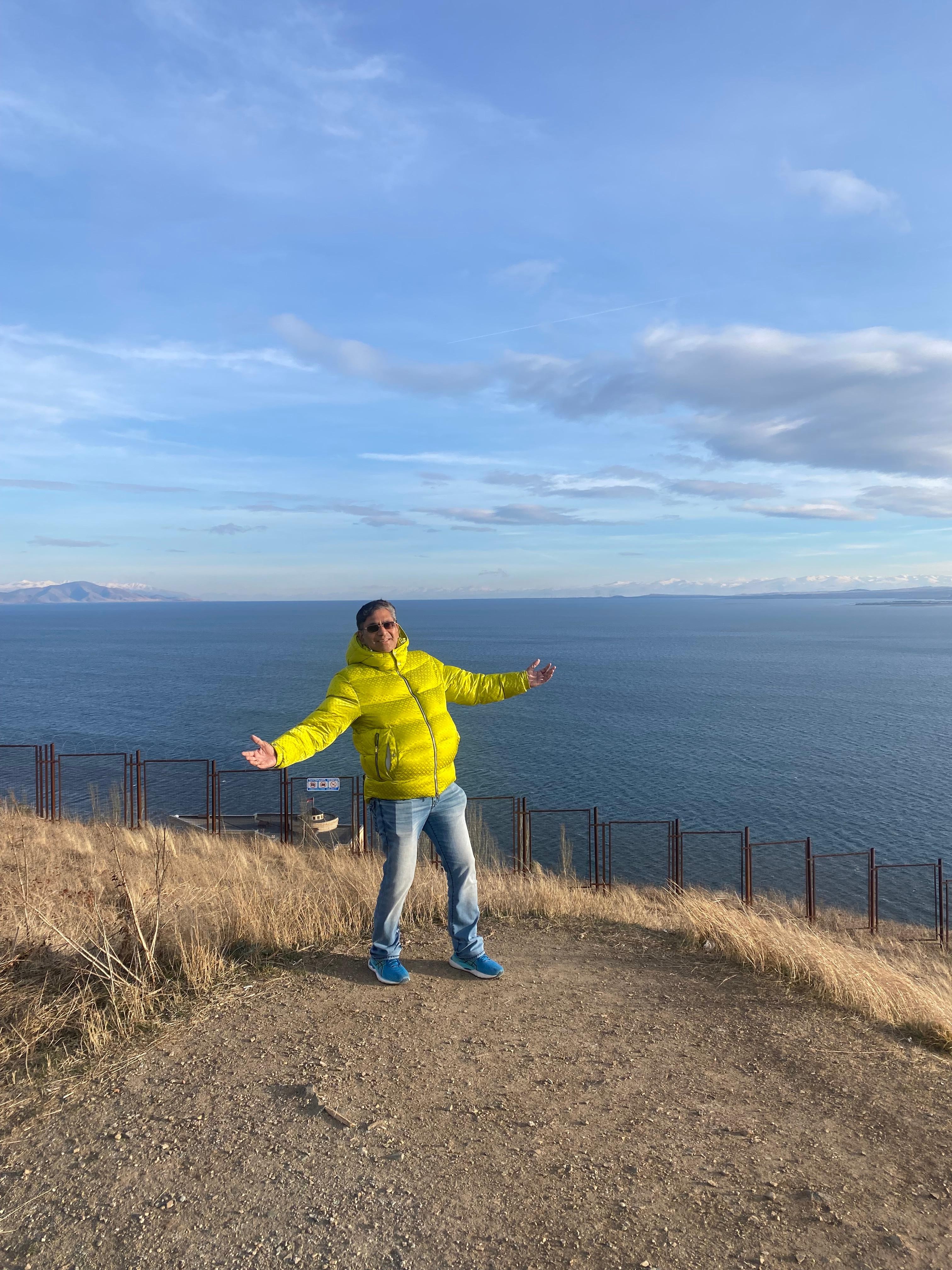 Yerevan: Lake Sevan Private Tour with Monasteries & Lunch