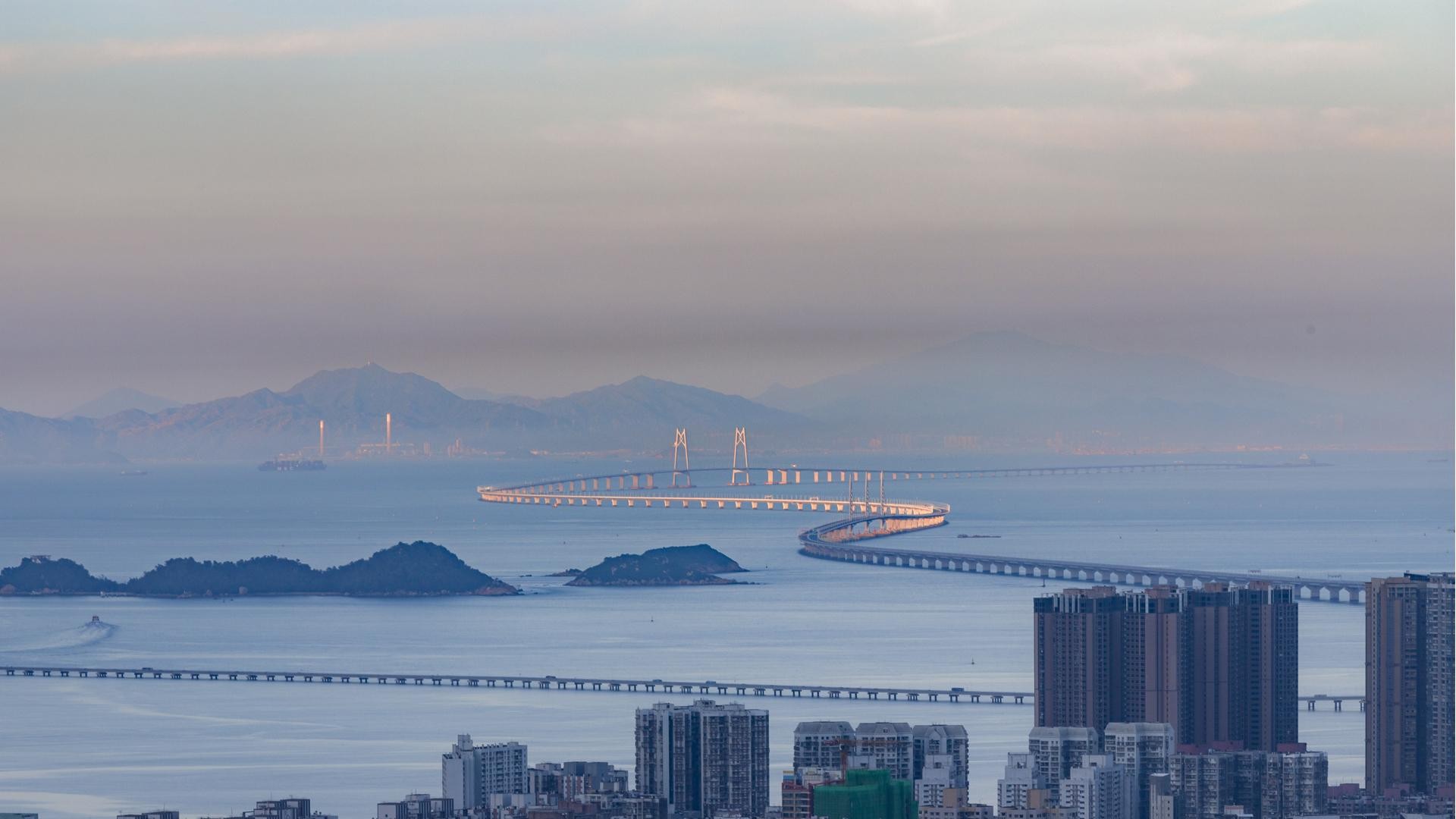 Zhuhai: Bridge Boat Tour, Qi'ao Island & Lunch Day Trip 2