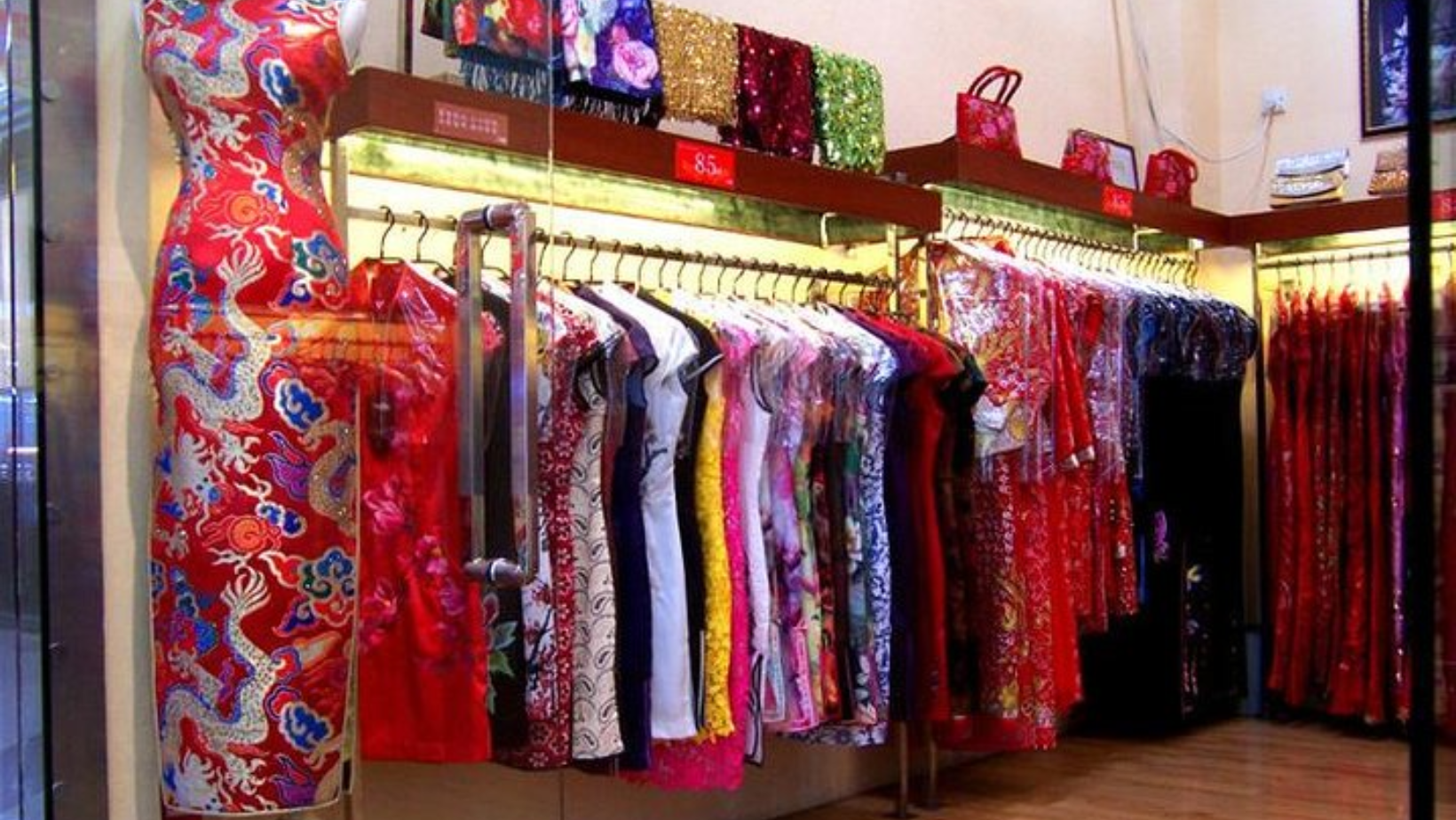 Private Shanghai Shopping Tour with Local Shopping Guru 2