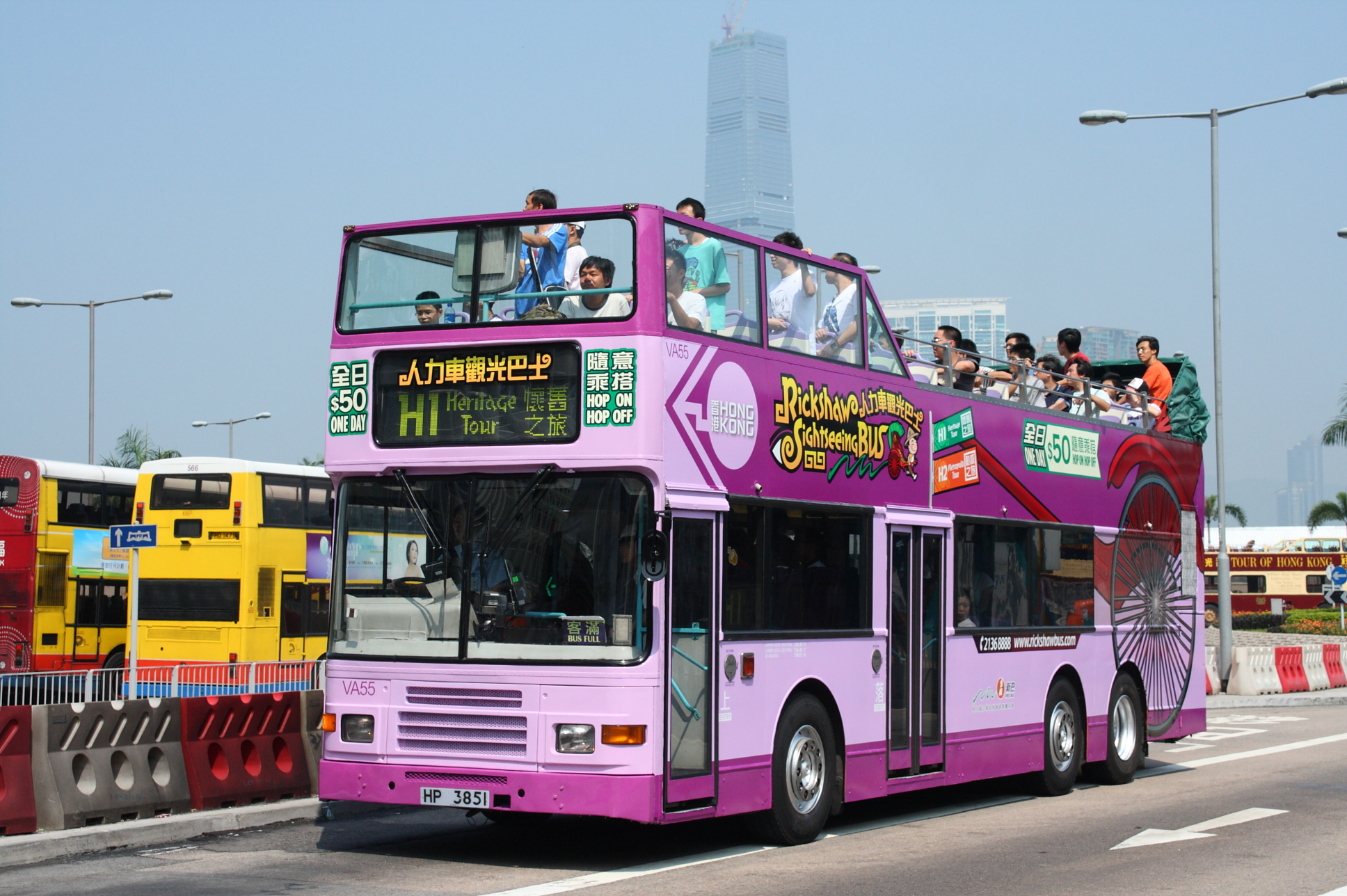 Hong Kong: Star Ferry, Open-Top Bus & Temple Guided Tour