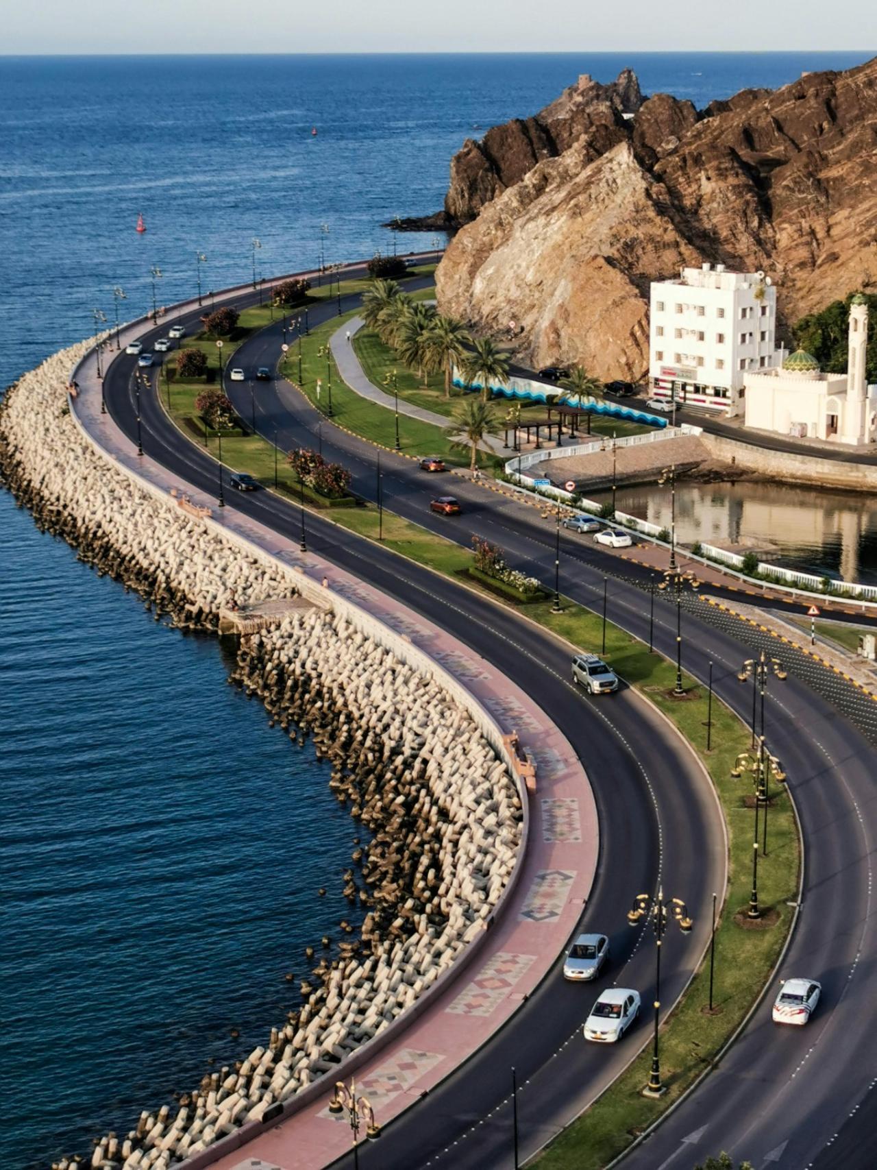 Muscat: 5-Day Private Oman Tour with Desert Camp Stay
