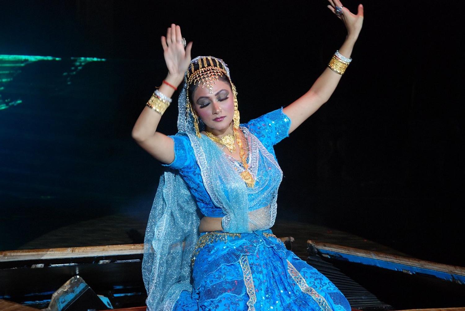 Agra: Mohabbat the Taj show tickets and agra transfers 3